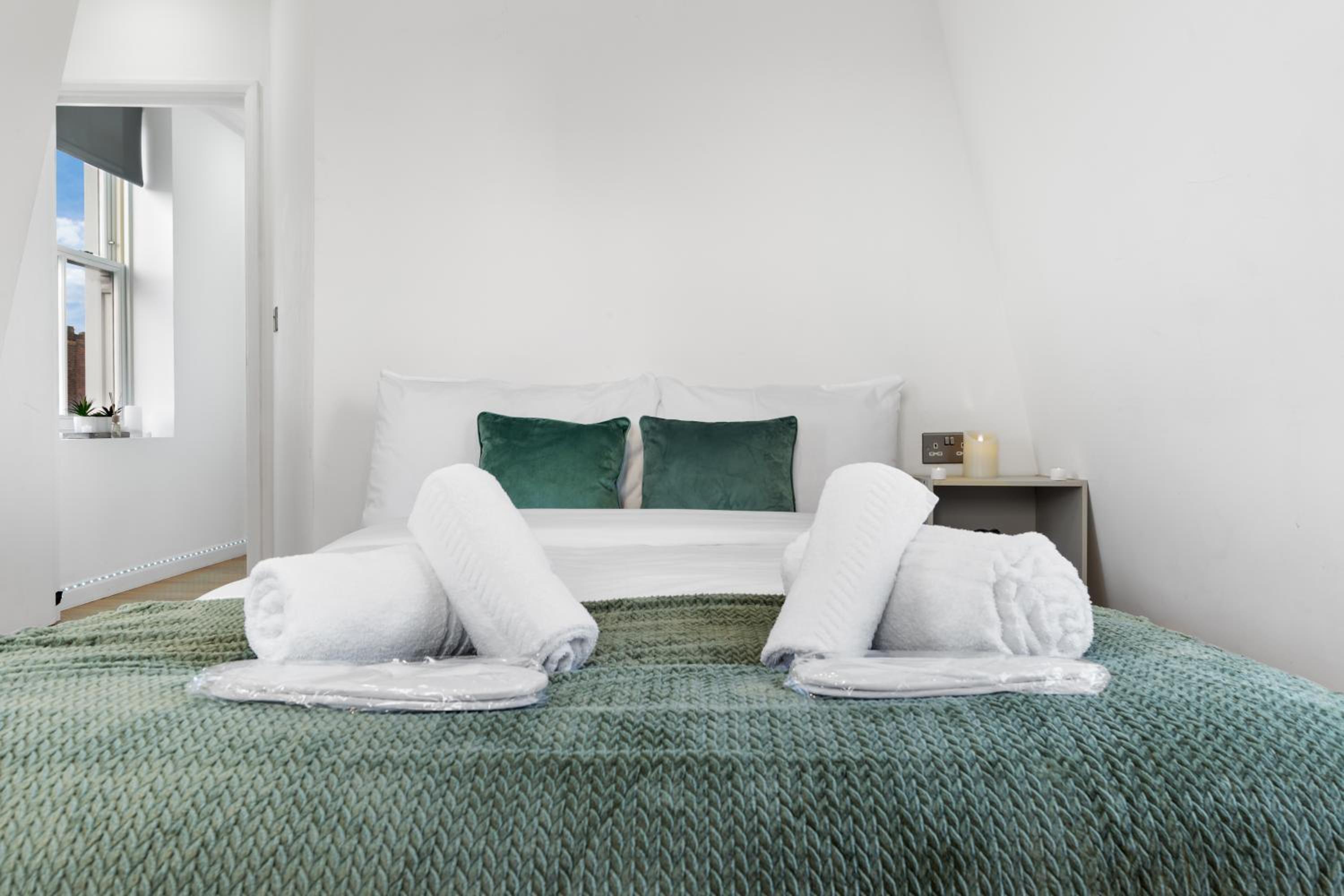 The Battersea Park Residences Private Rooftop - 10min SOHO & Oxford Street