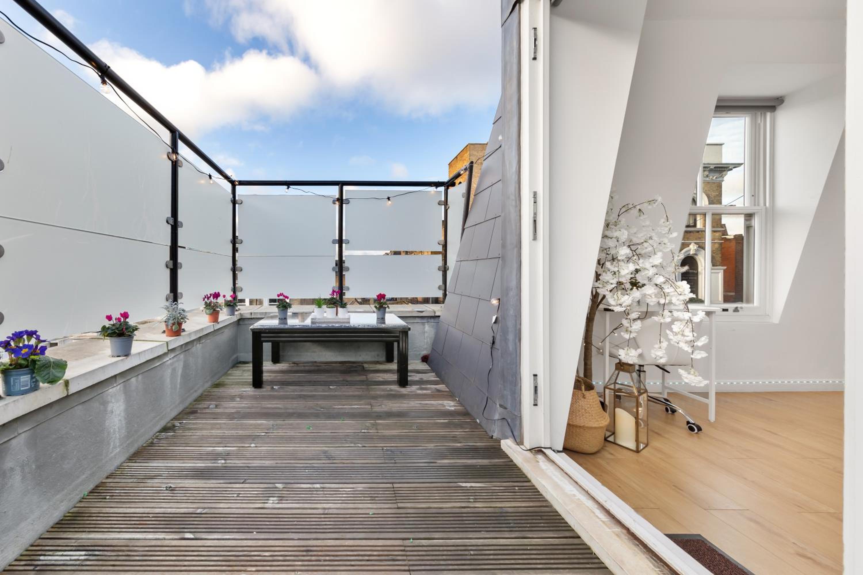 The Battersea Park Residences Private Rooftop - 10min SOHO & Oxford Street