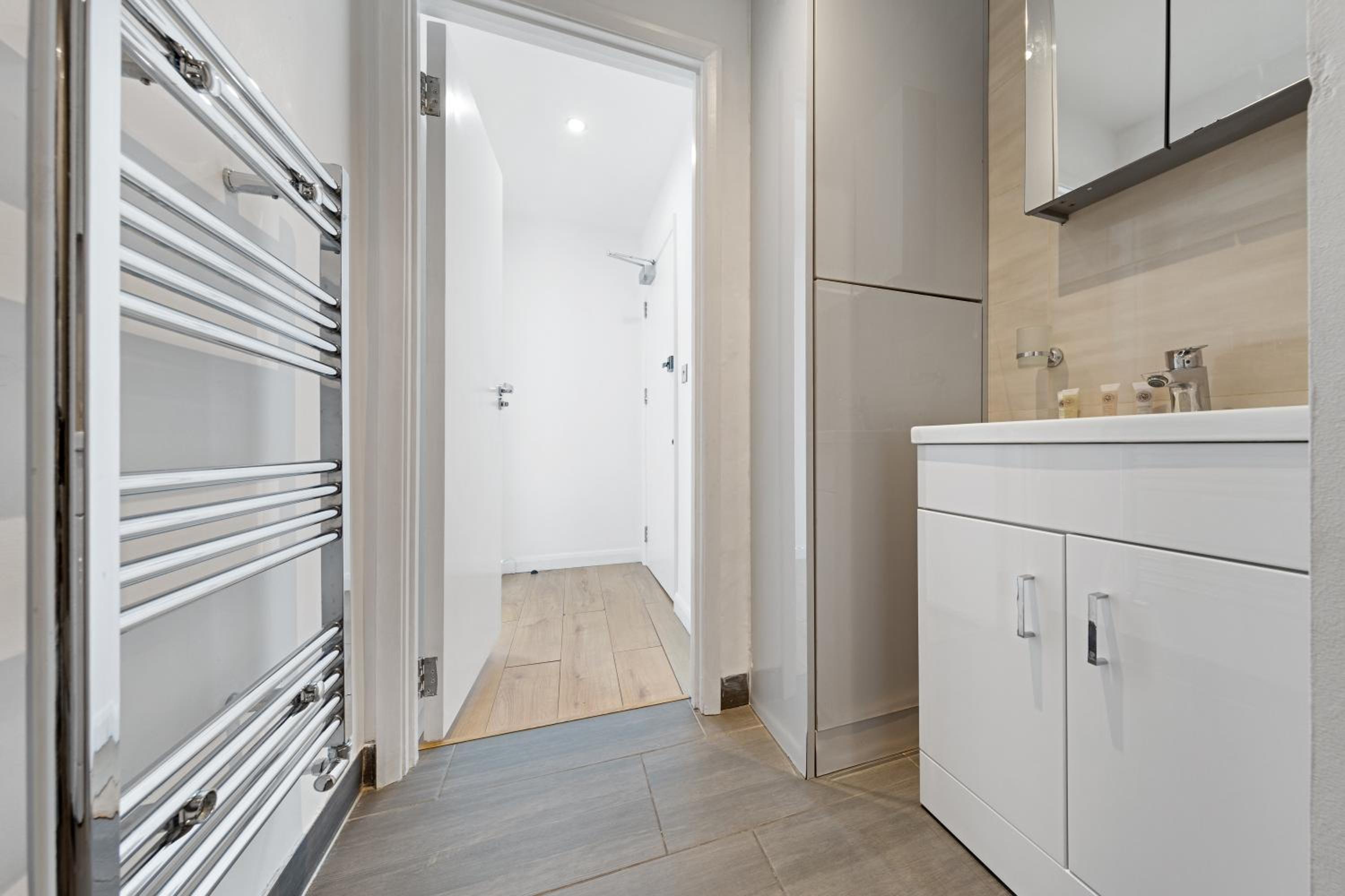 The Battersea Park Residences Private Rooftop - 10min SOHO & Oxford Street
