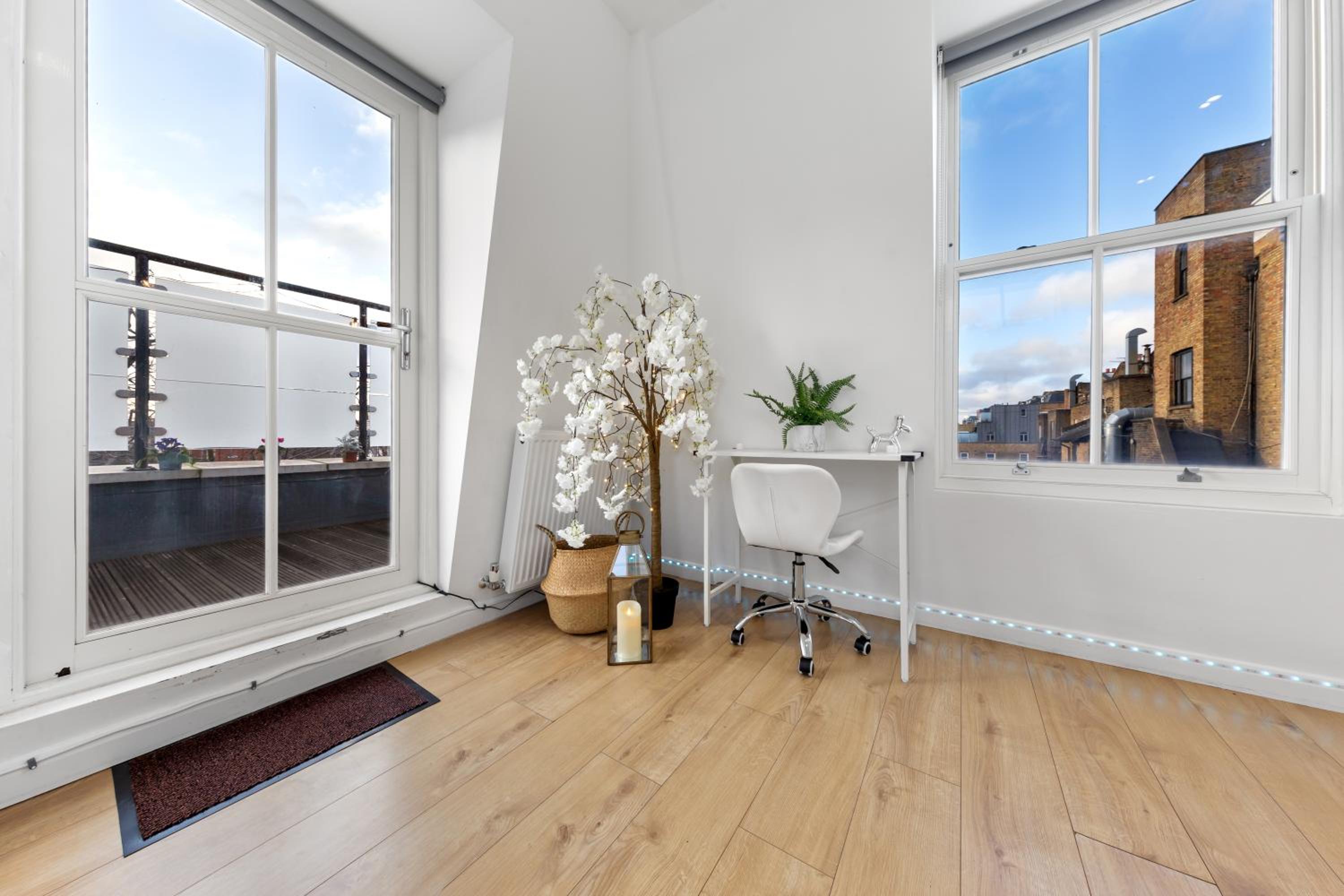 The Battersea Park Residences Private Rooftop - 10min SOHO & Oxford Street