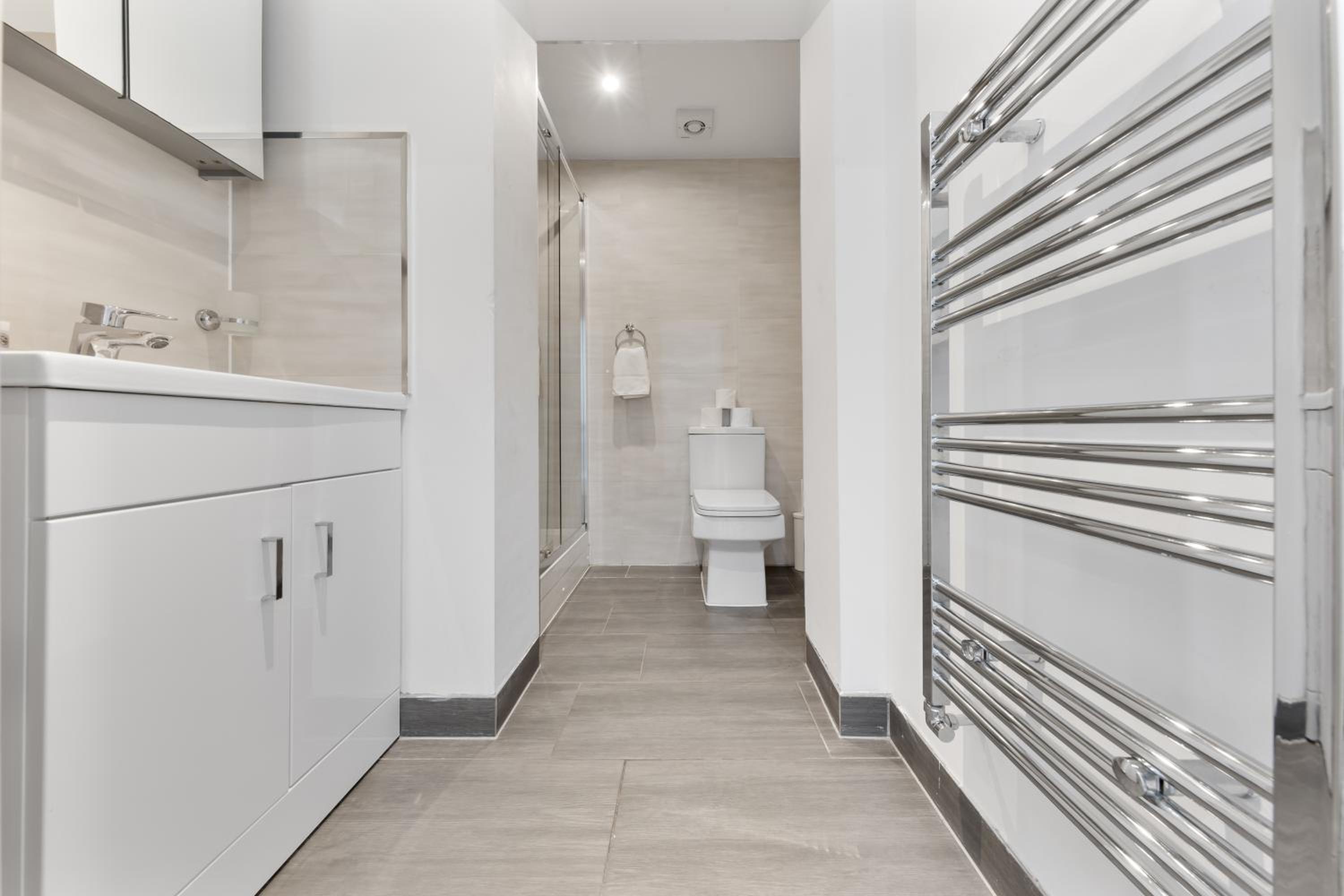 The Battersea Park Residences Private Rooftop - 10min SOHO & Oxford Street