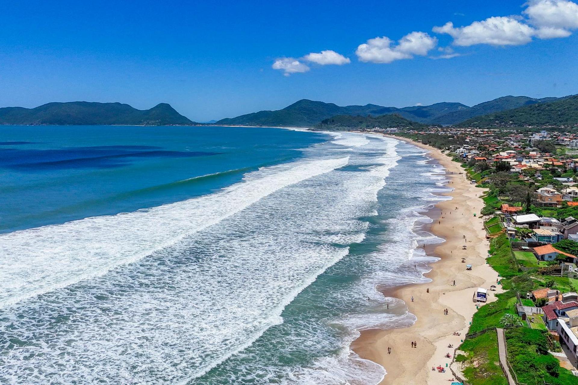 Apto Confortável Próx. a Praia do Campeche UR8917