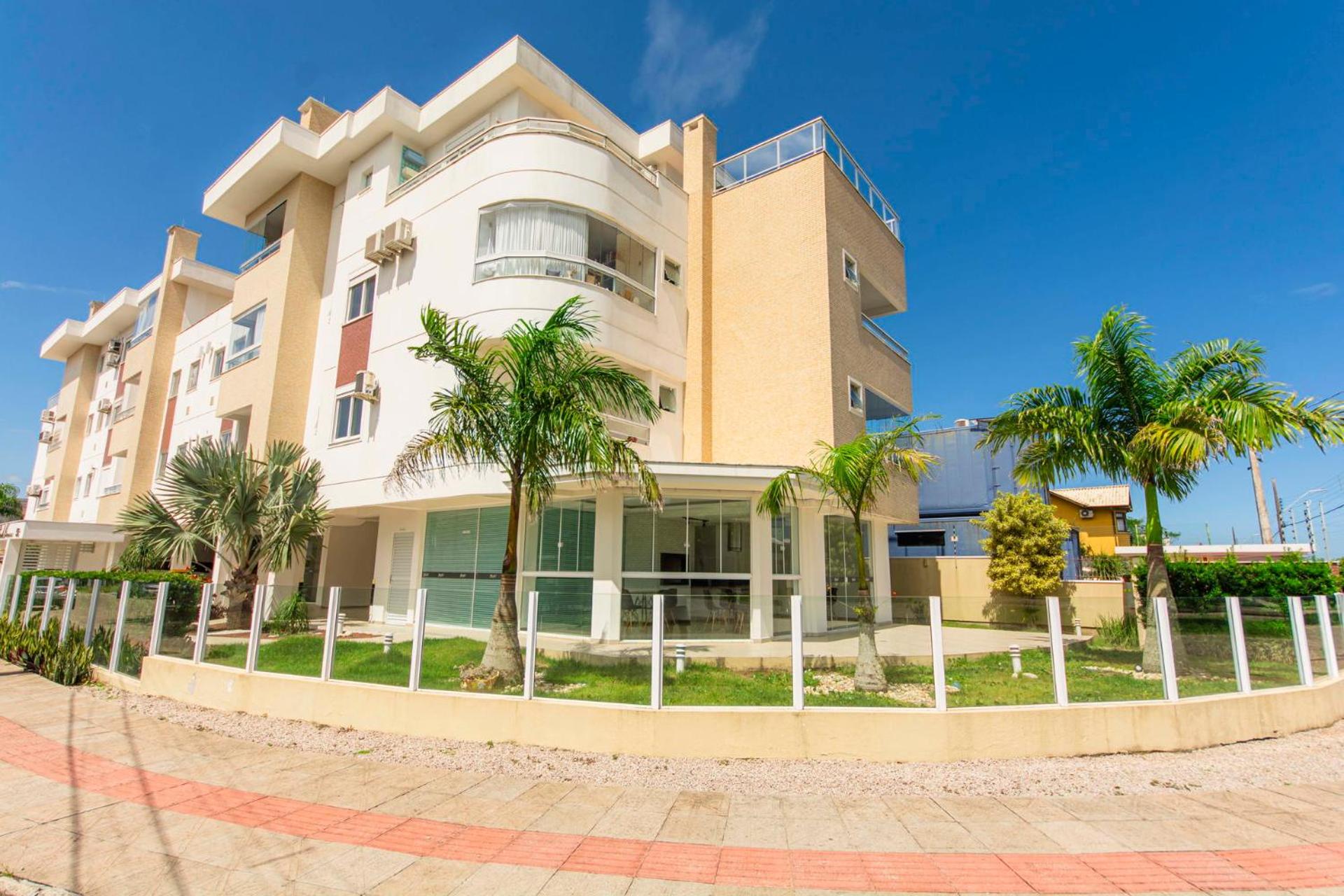 Apto Confortável Próx. a Praia do Campeche UR8917