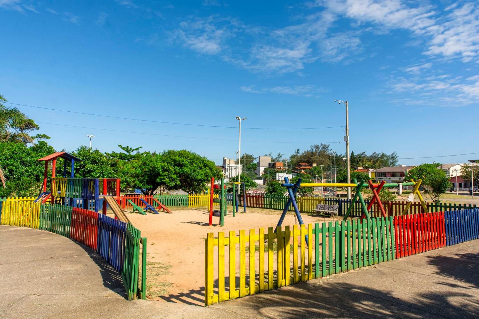 Apto Confortável Próx. a Praia do Campeche UR8917