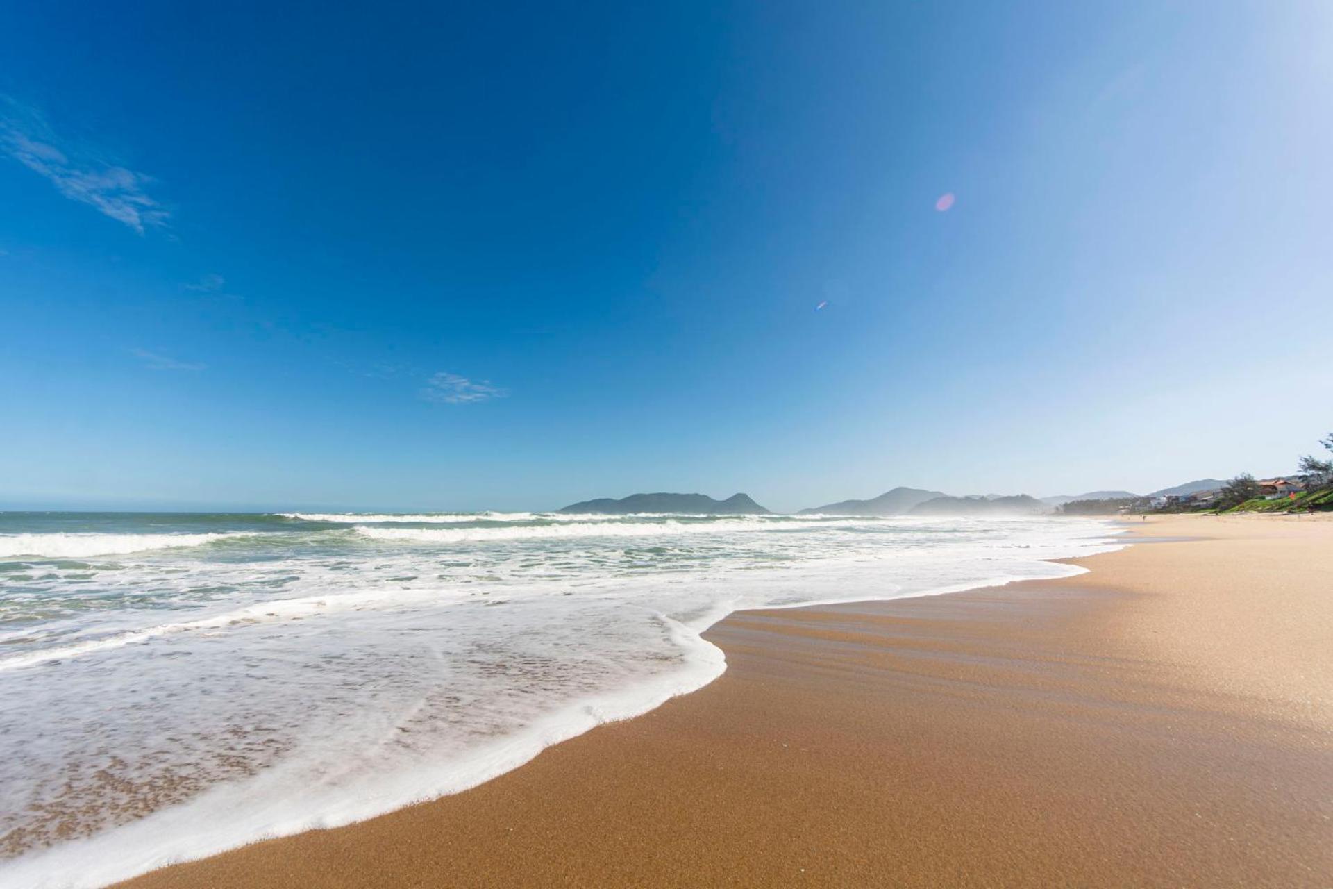 Apto Confortável Próx. a Praia do Campeche UR8917