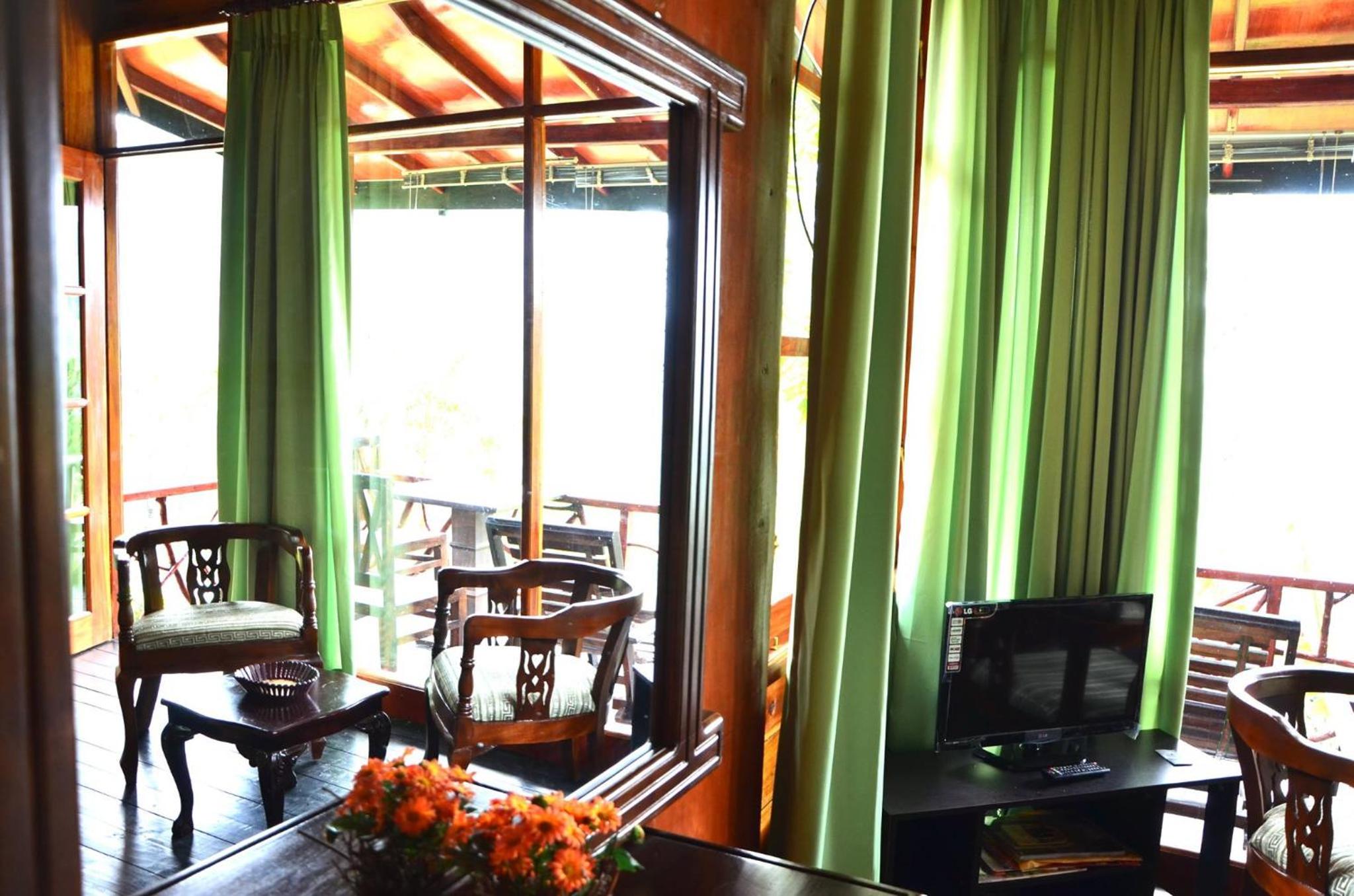 Ella Mount Relax Cottage view 3