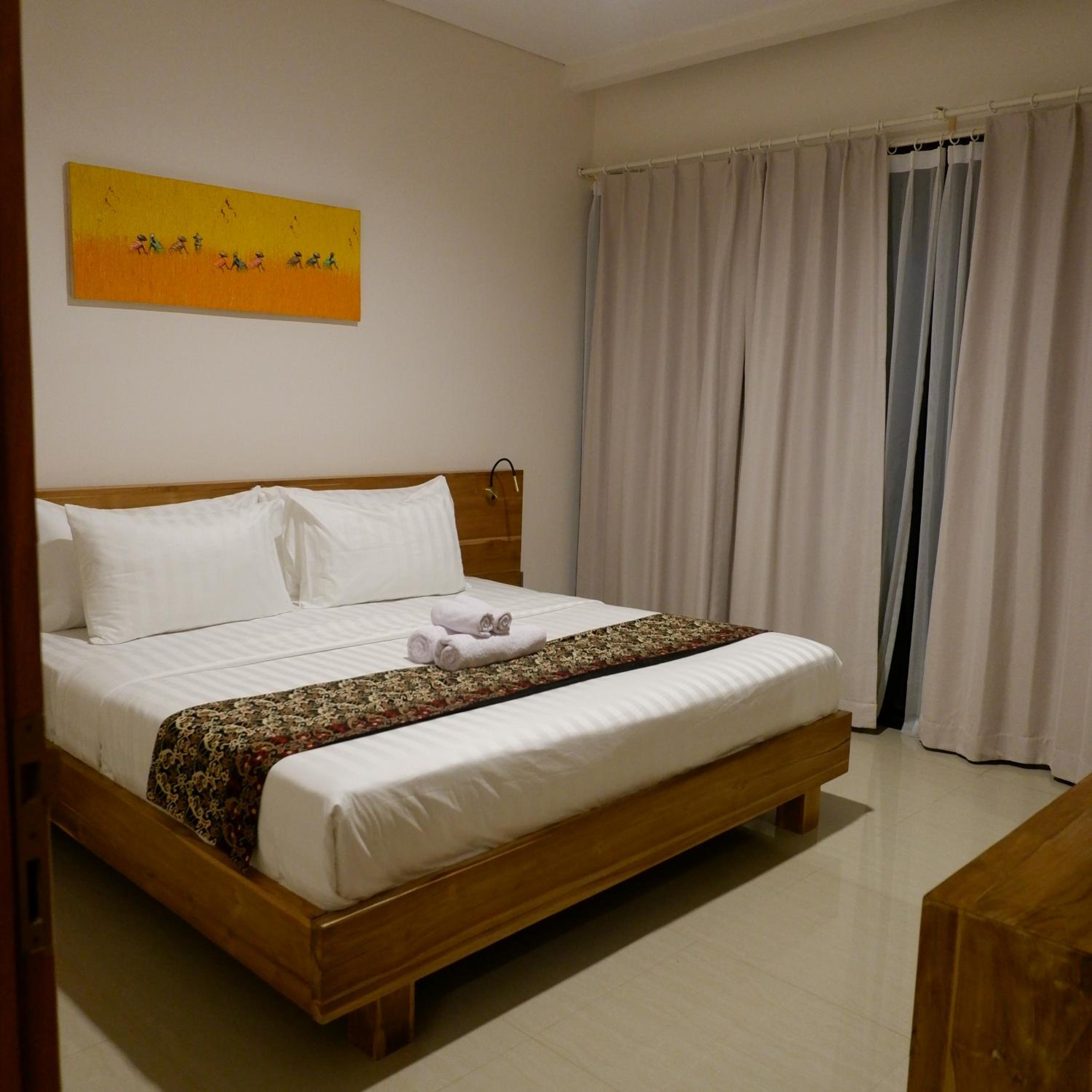 CASA DEMARA - Walking Distance to Top Dining & Nearby Beach Access