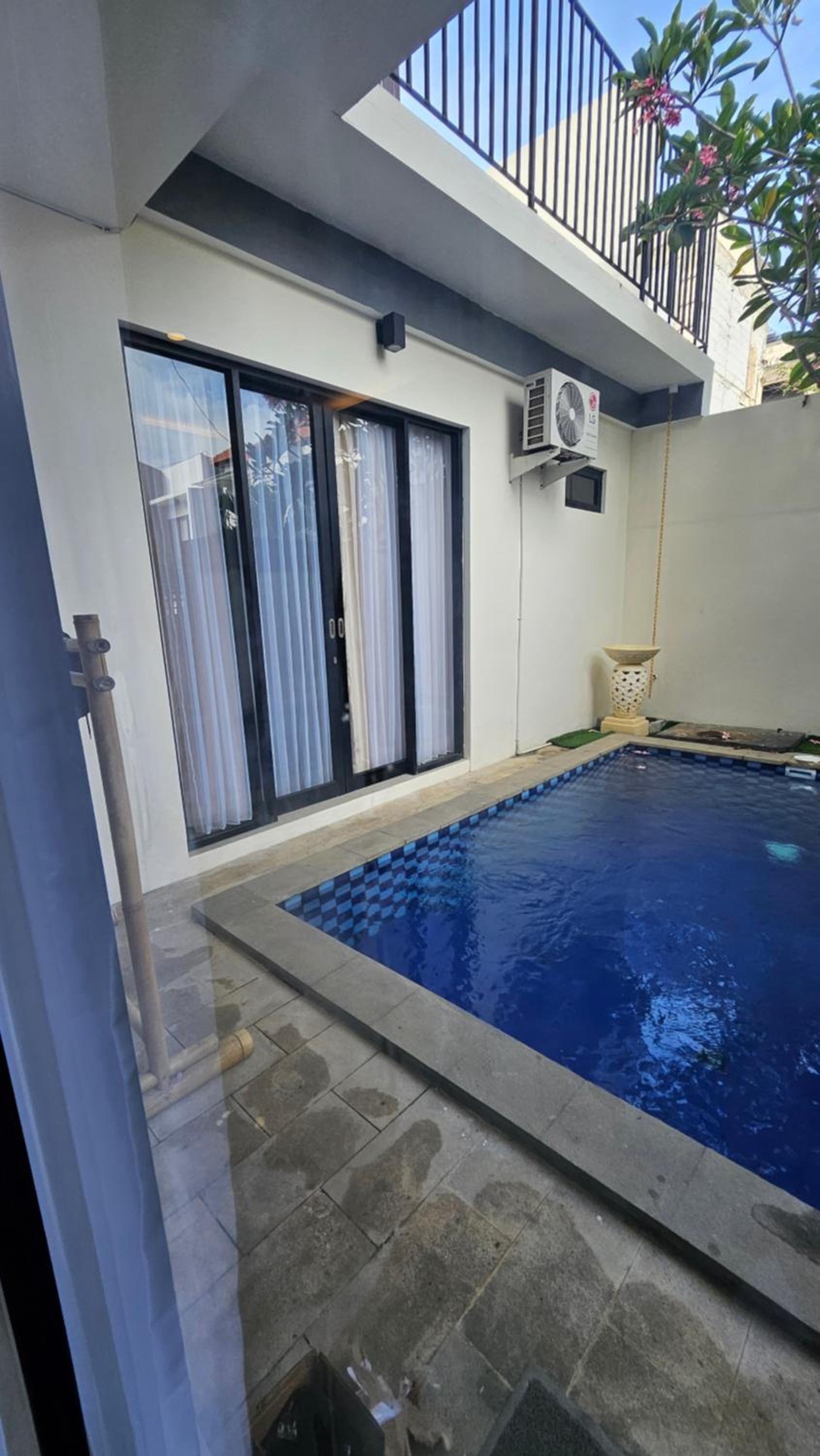 CASA DEMARA - Walking Distance to Top Dining & Nearby Beach Access