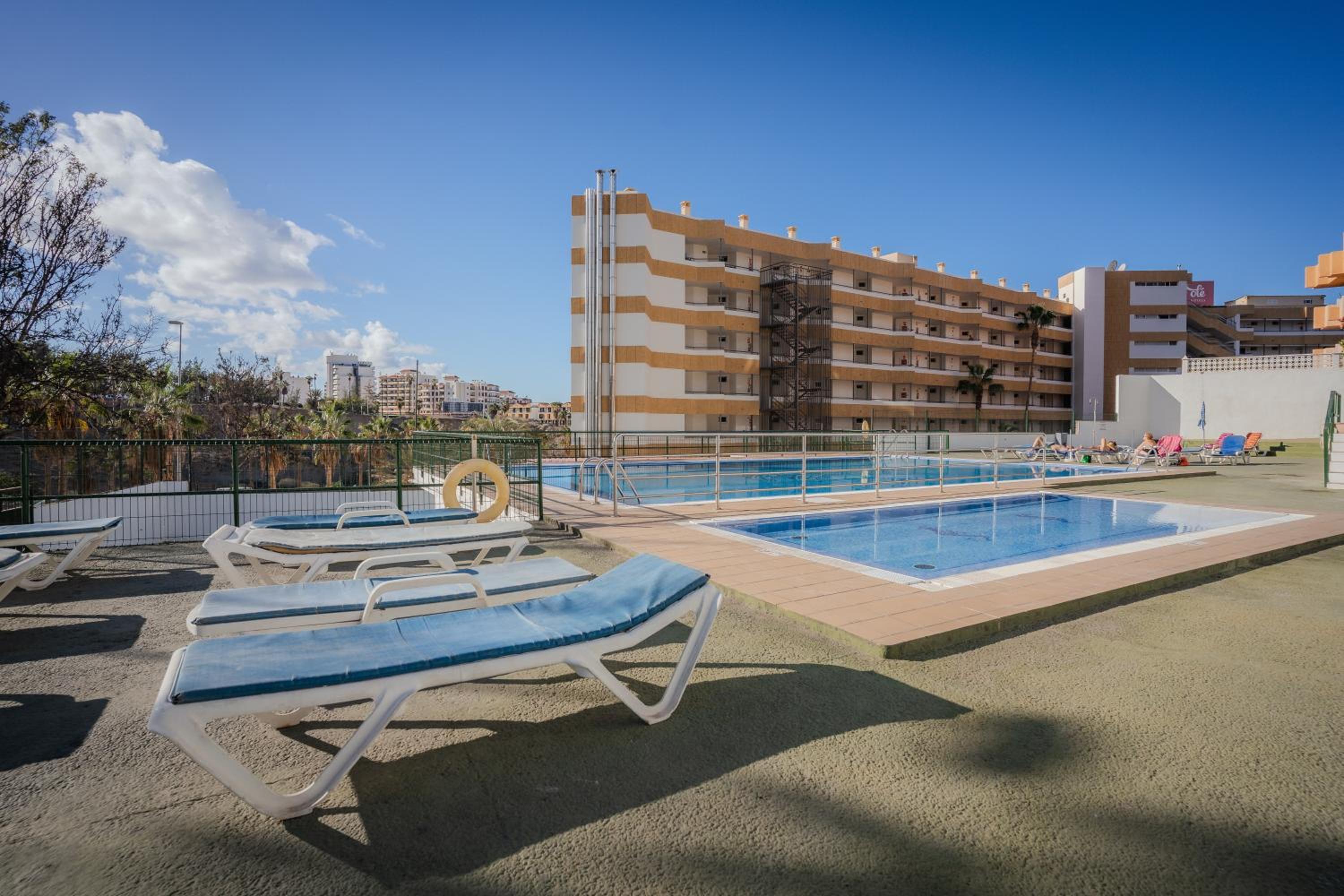 Central Las Americas apartment with ocean views