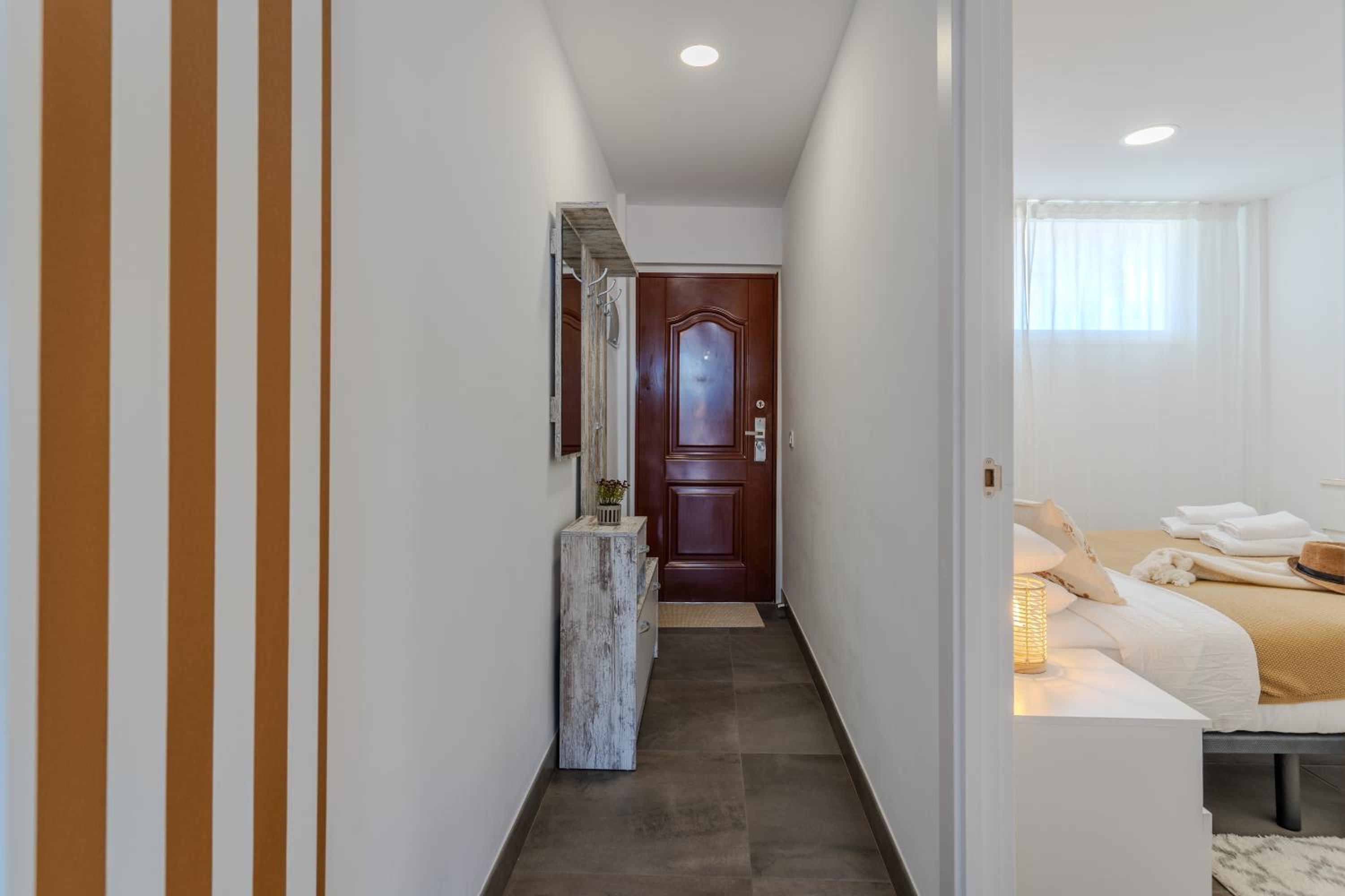 Central Las Americas apartment with ocean views