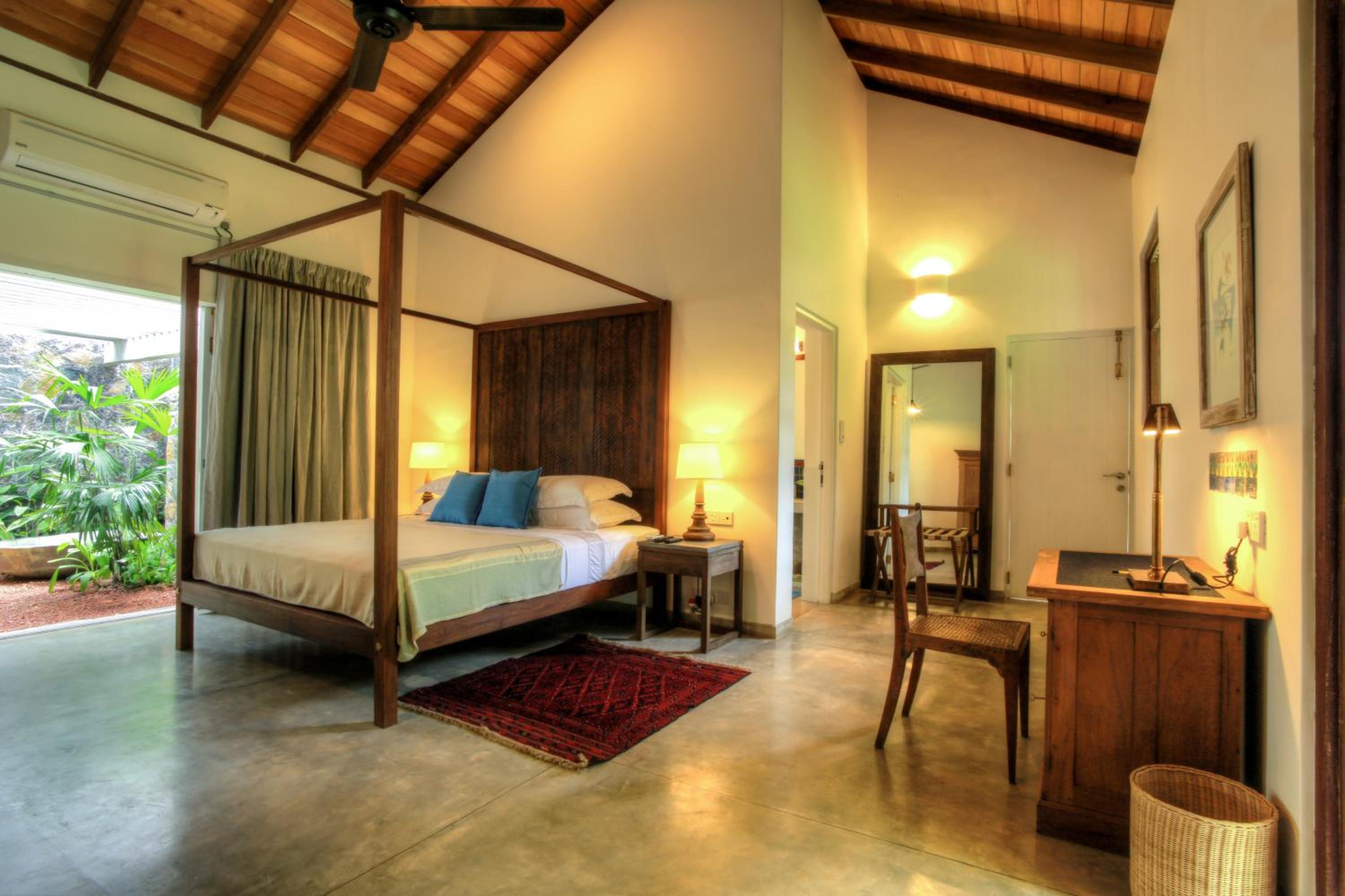 Villa Saffron Hikkaduwa