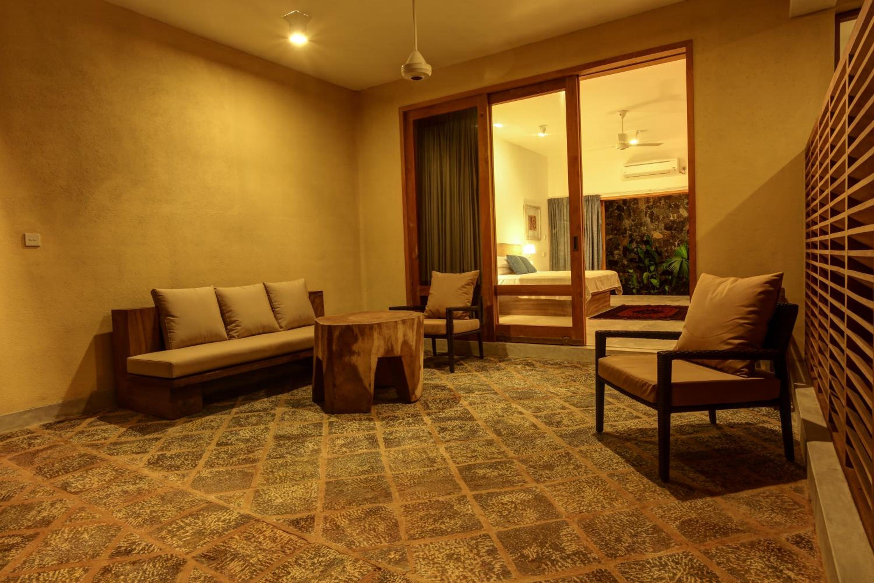 Villa Saffron Hikkaduwa
