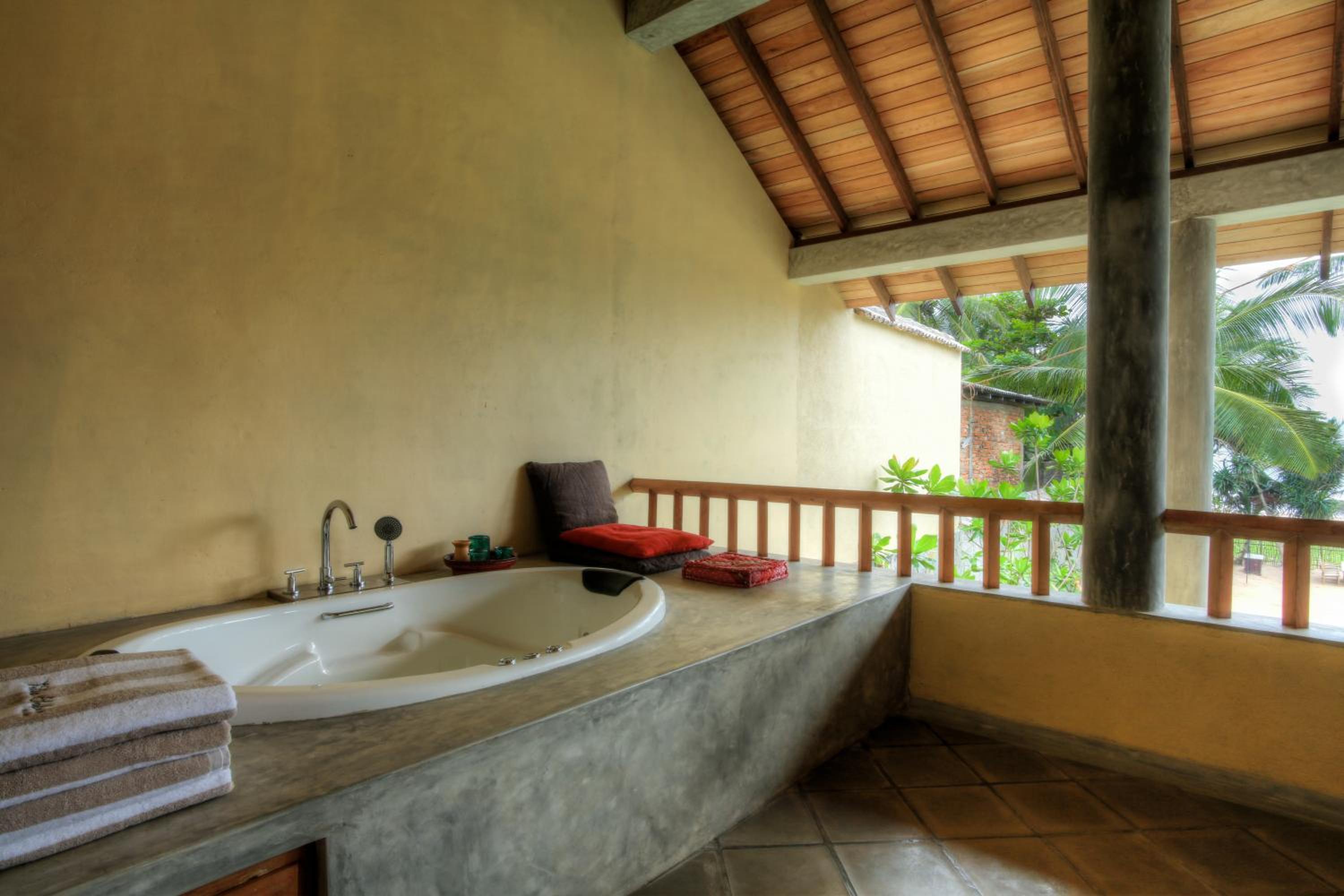 Villa Saffron Hikkaduwa