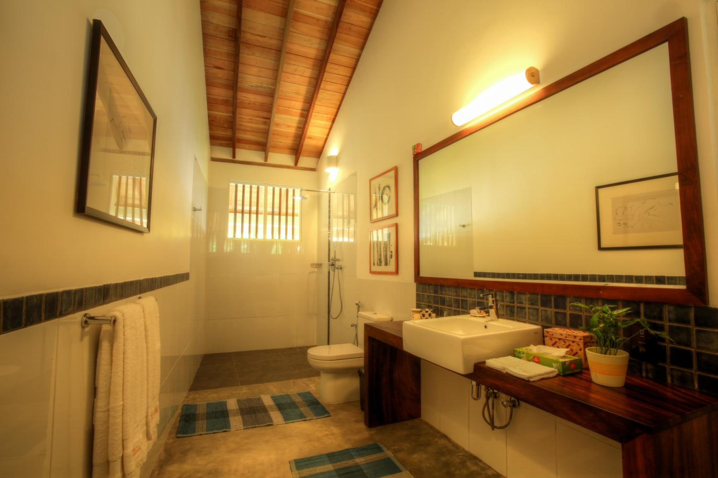 Villa Saffron Hikkaduwa