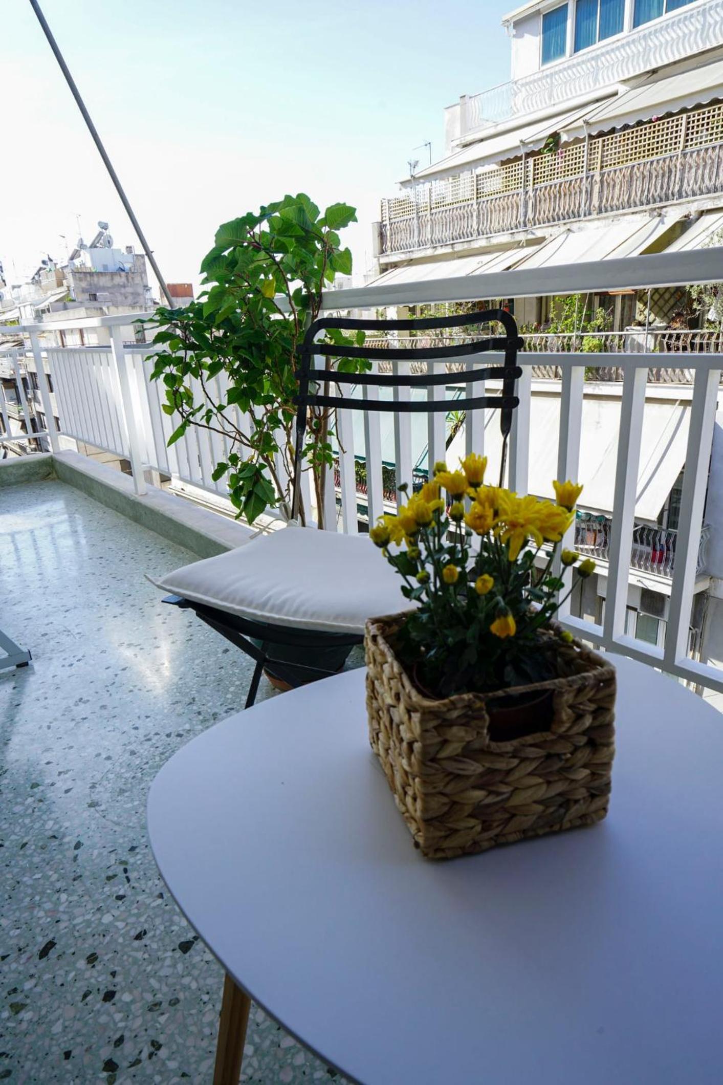central elegant apartment in koukaki,near acropoli