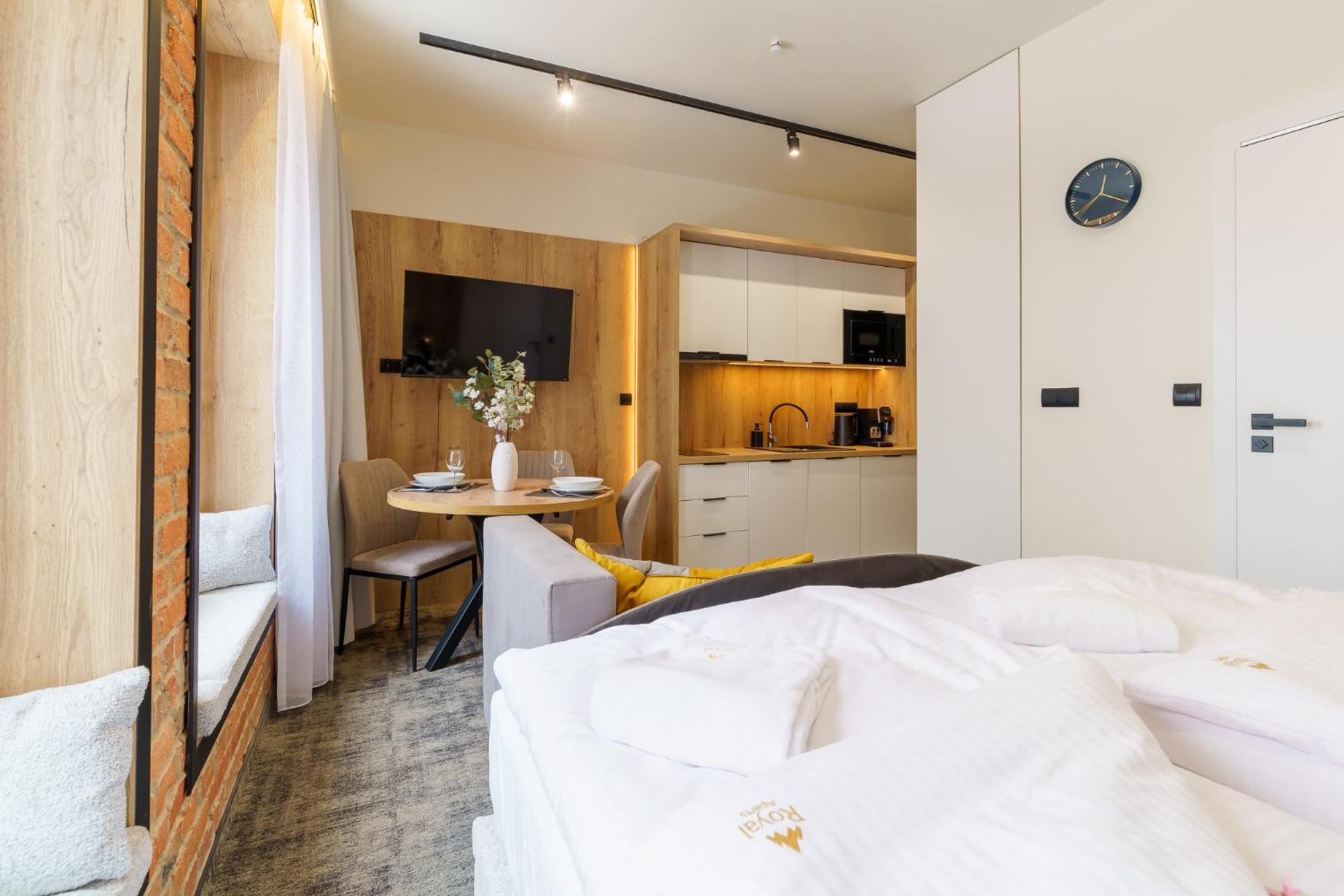 Rezydencja Harmony Land VIP z sauną i jacuzzi by Royal Aparts