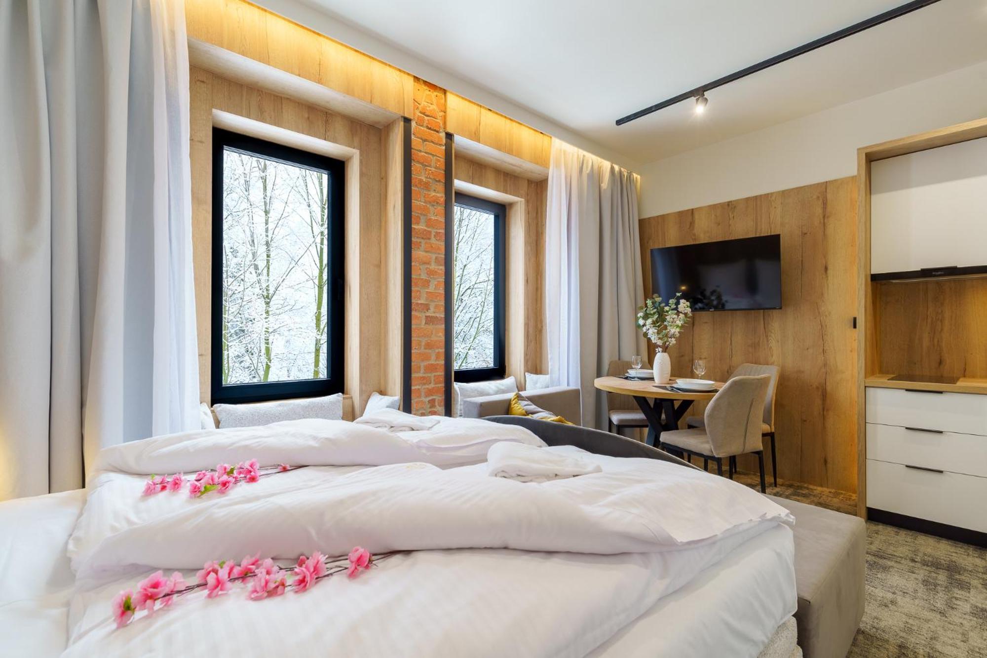 Rezydencja Harmony Land VIP z sauną i jacuzzi by Royal Aparts