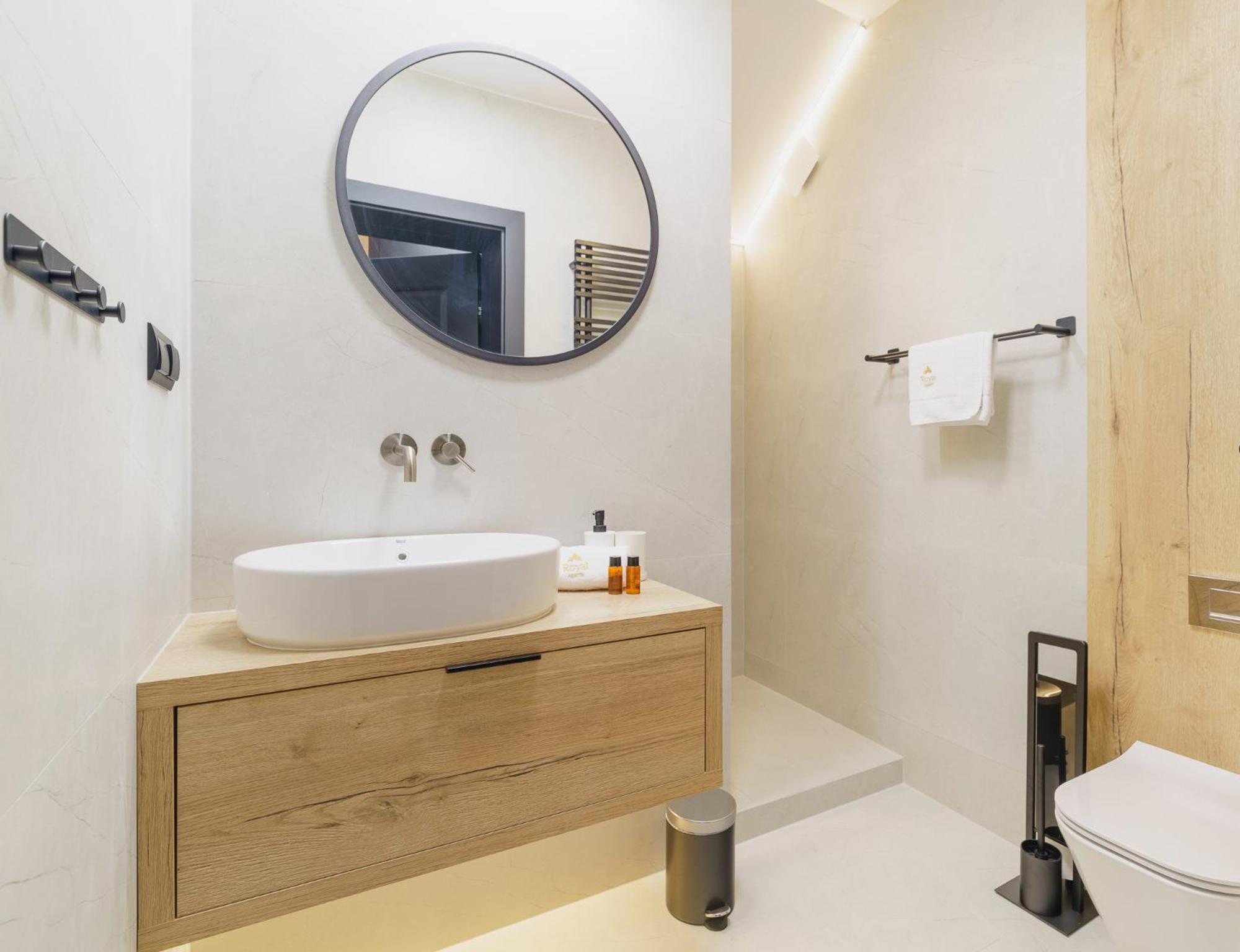 Rezydencja Harmony Land VIP z sauną i jacuzzi by Royal Aparts