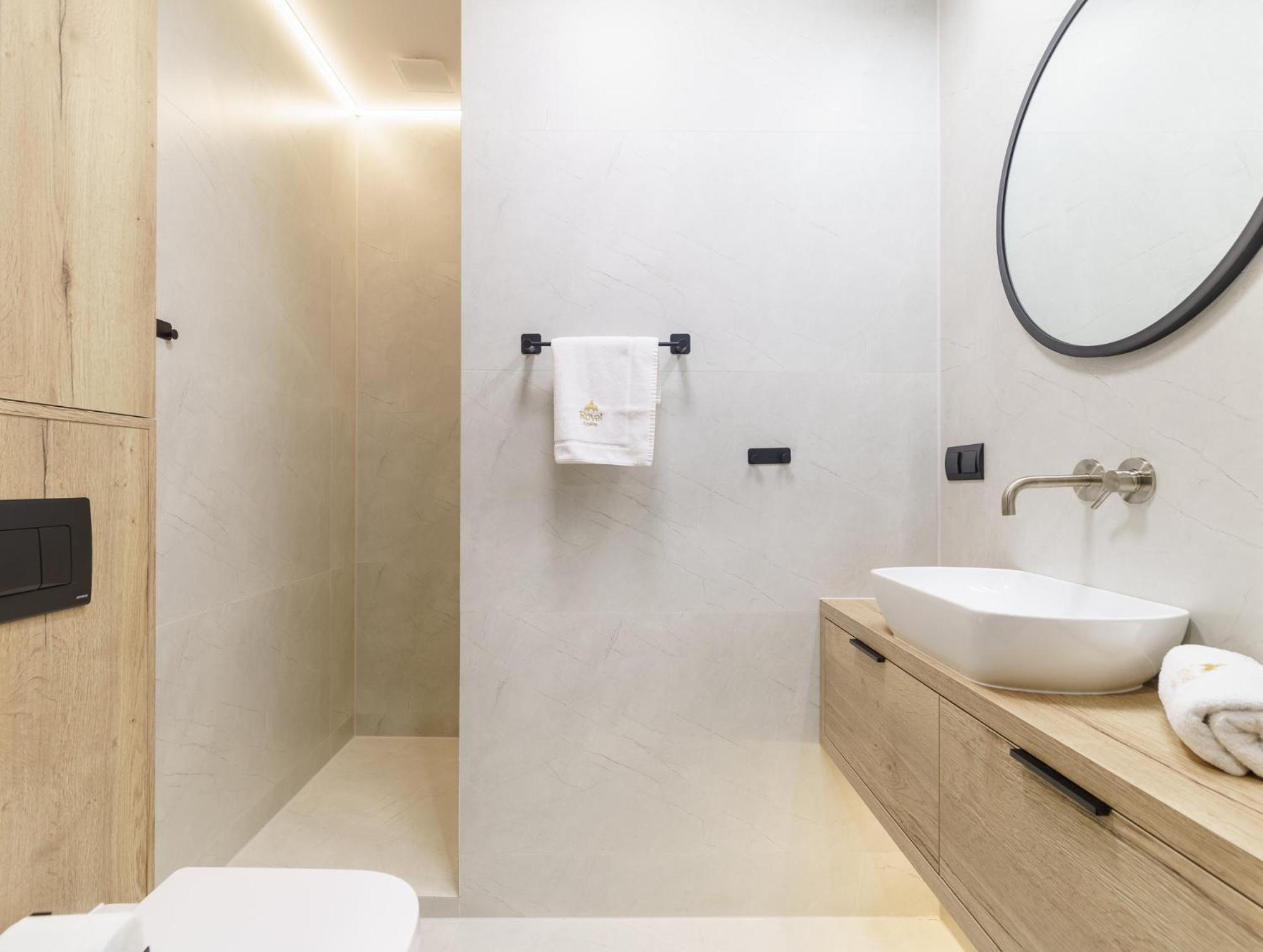 Rezydencja Harmony Land VIP z sauną i jacuzzi by Royal Aparts