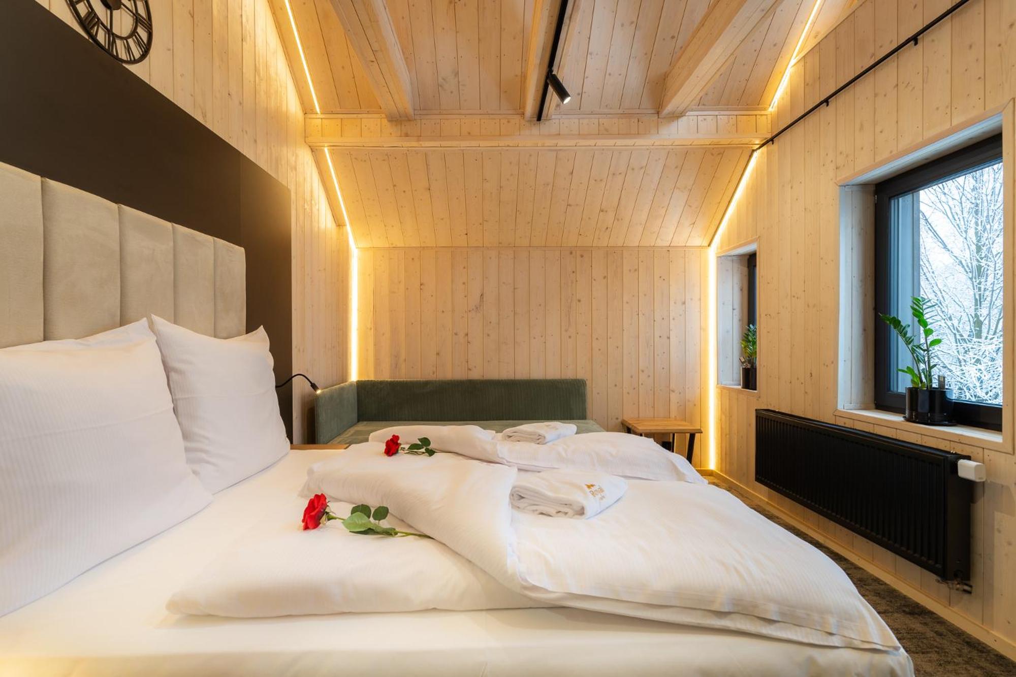 Rezydencja Harmony Land VIP z sauną i jacuzzi by Royal Aparts