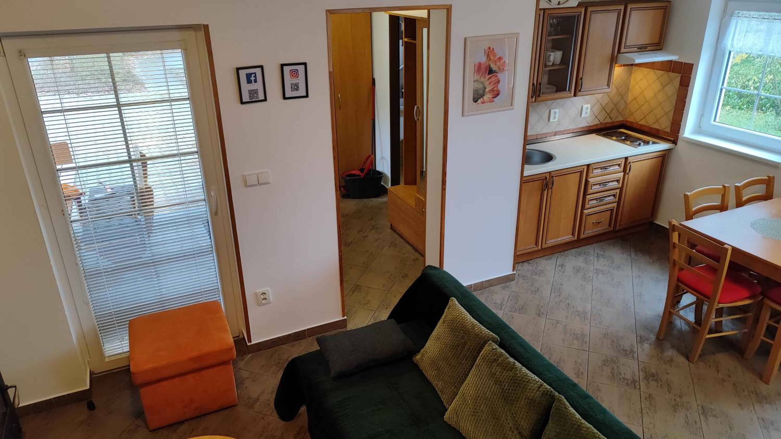 Resort Koloděje-žlutý dům