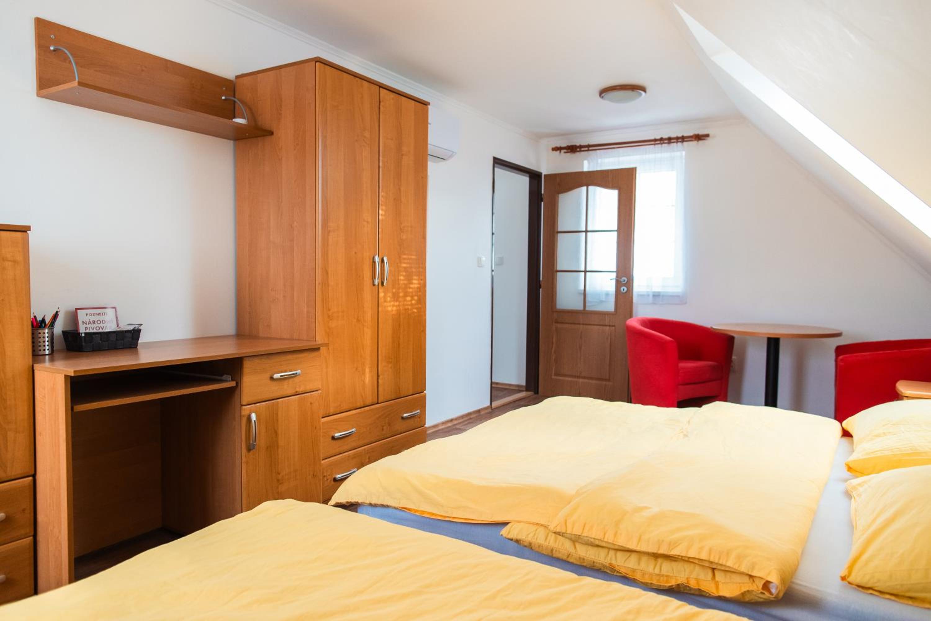 Resort Koloděje-žlutý dům