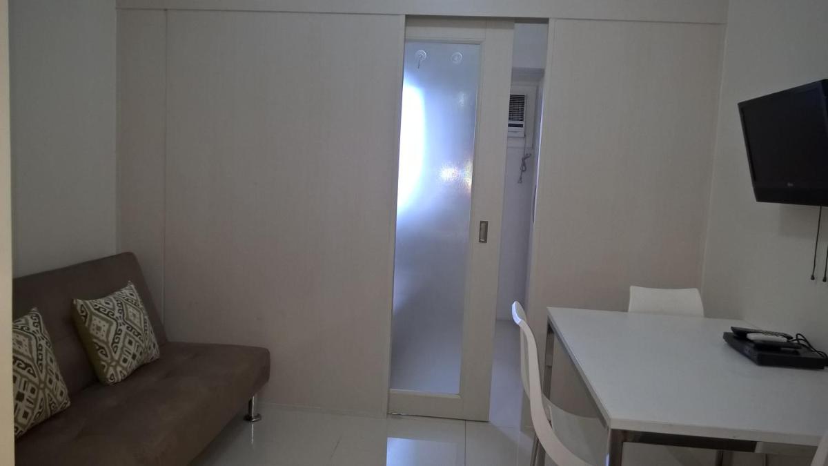 Studio Deluxe Apartment in Princeton Residences view 2