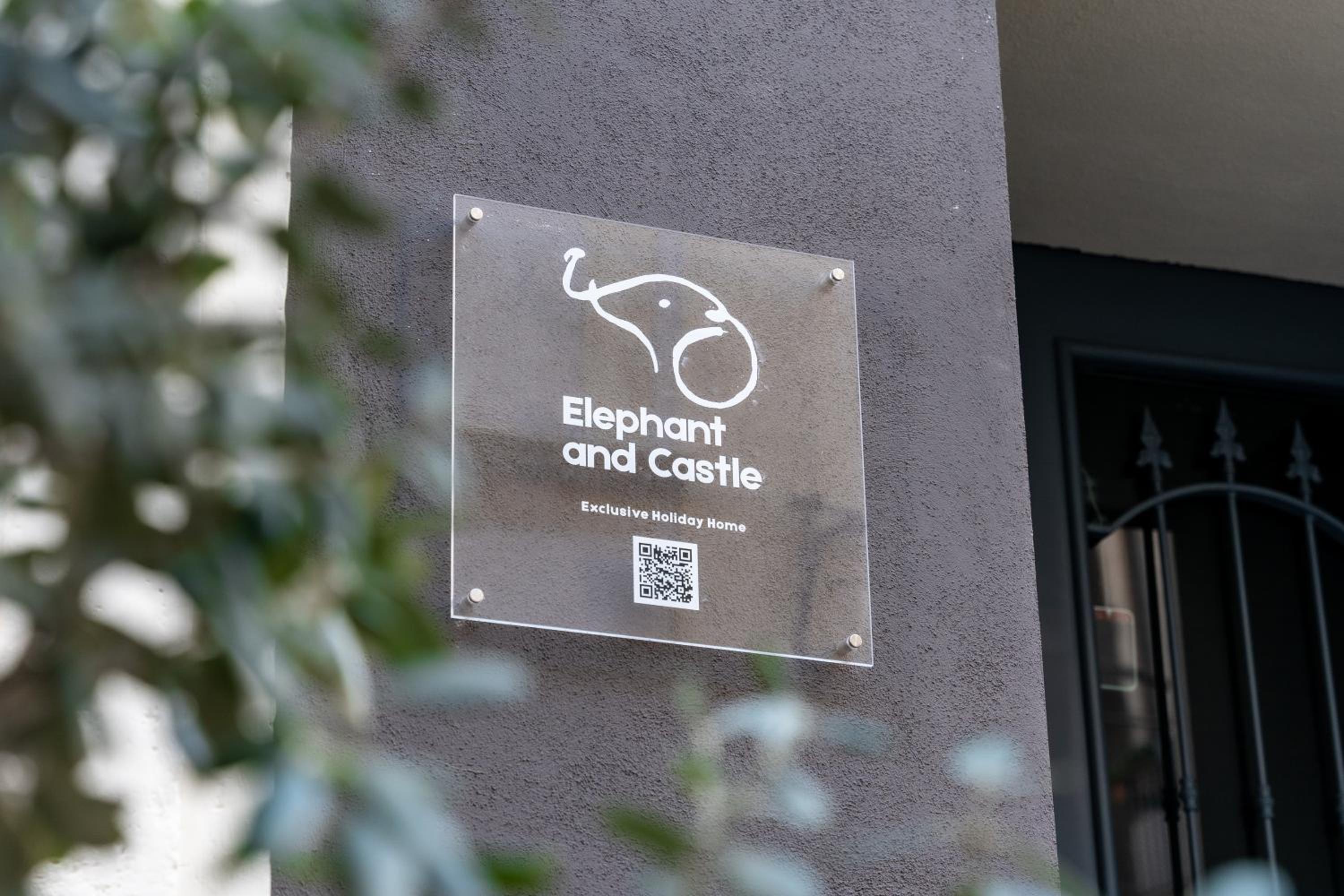 Elephant and Castle - Exclusive Holiday Home