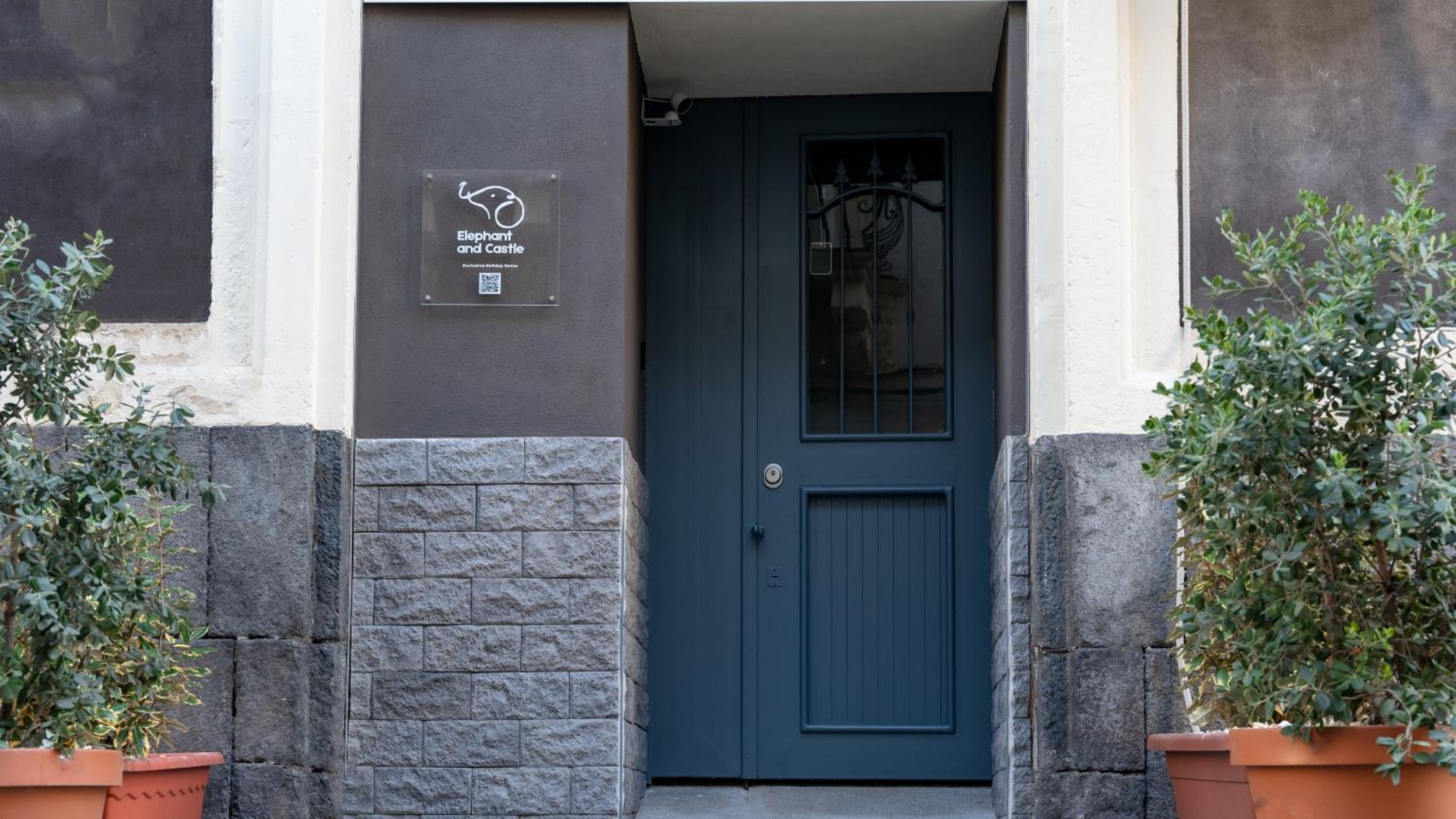 Elephant and Castle - Exclusive Holiday Home