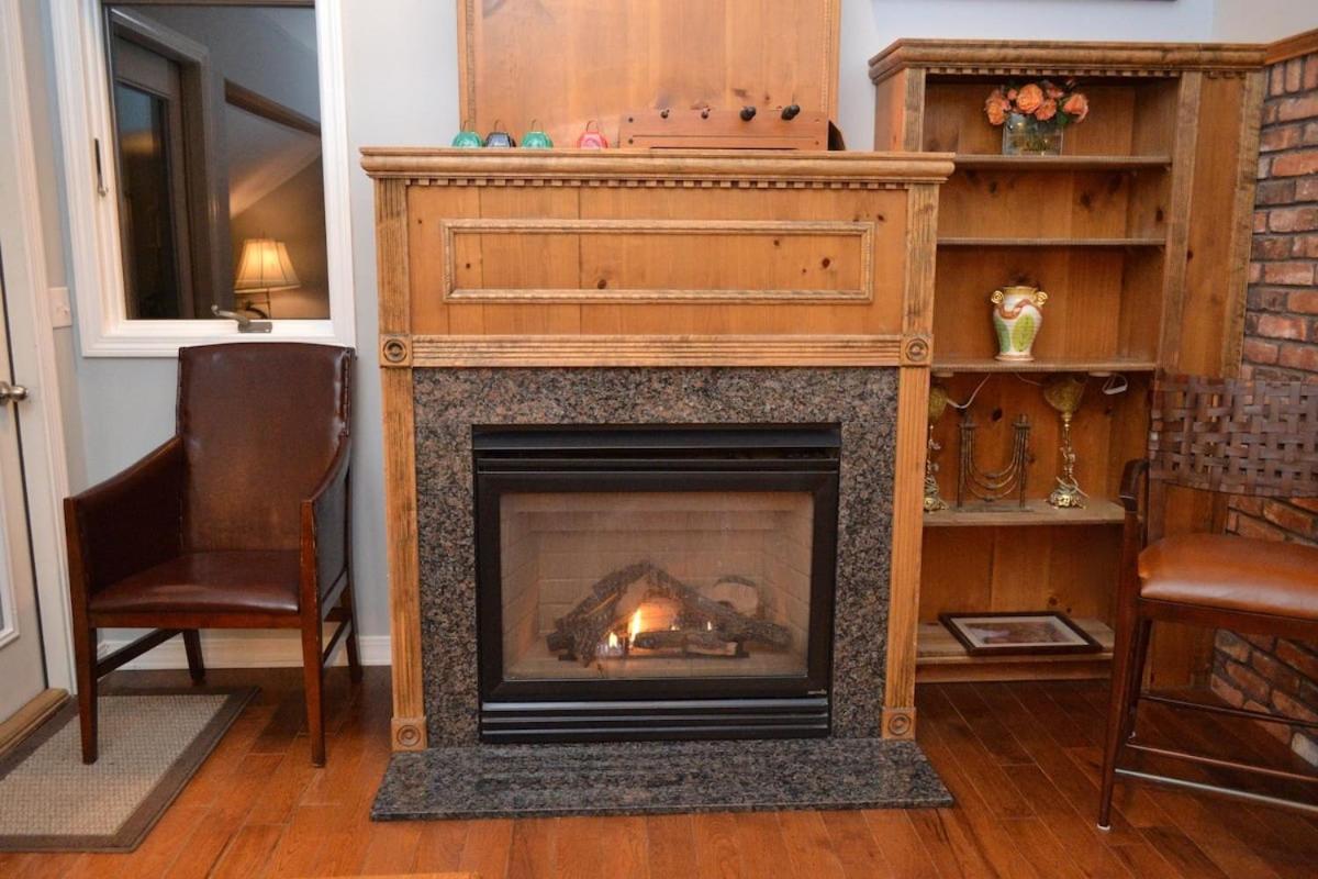 Trailside Village #4 - Slopeside 3BR with Hot Tub and Sauna, Ski In Ski Out on Great Eastern Trail