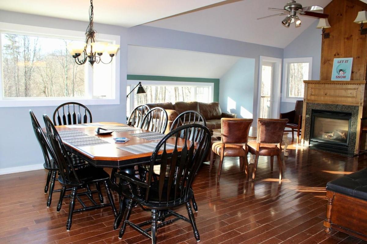 Trailside Village #4 - Slopeside 3BR with Hot Tub and Sauna, Ski In Ski Out on Great Eastern Trail