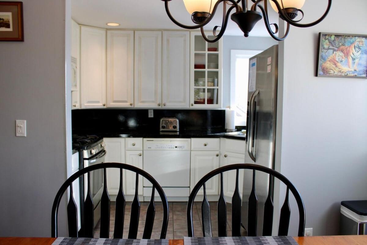 Trailside Village #4 - Slopeside 3BR with Hot Tub and Sauna, Ski In Ski Out on Great Eastern Trail