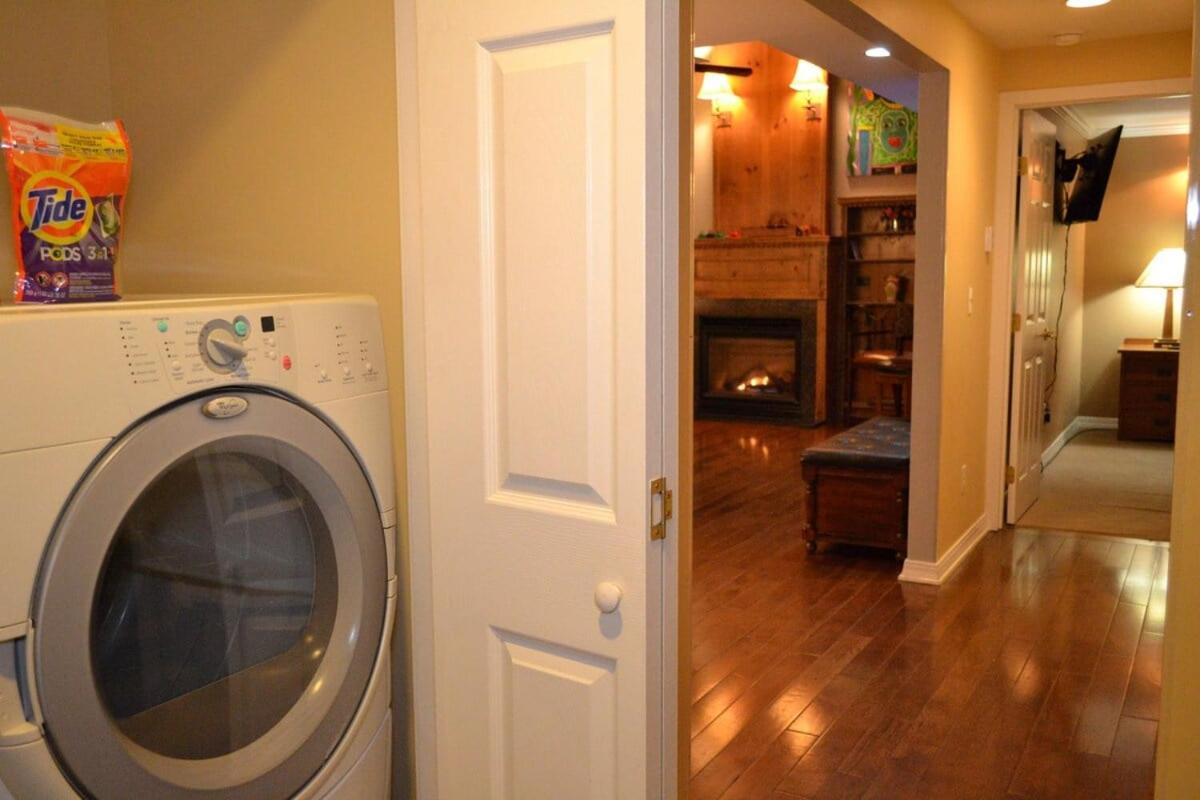 Trailside Village #4 - Slopeside 3BR with Hot Tub and Sauna, Ski In Ski Out on Great Eastern Trail