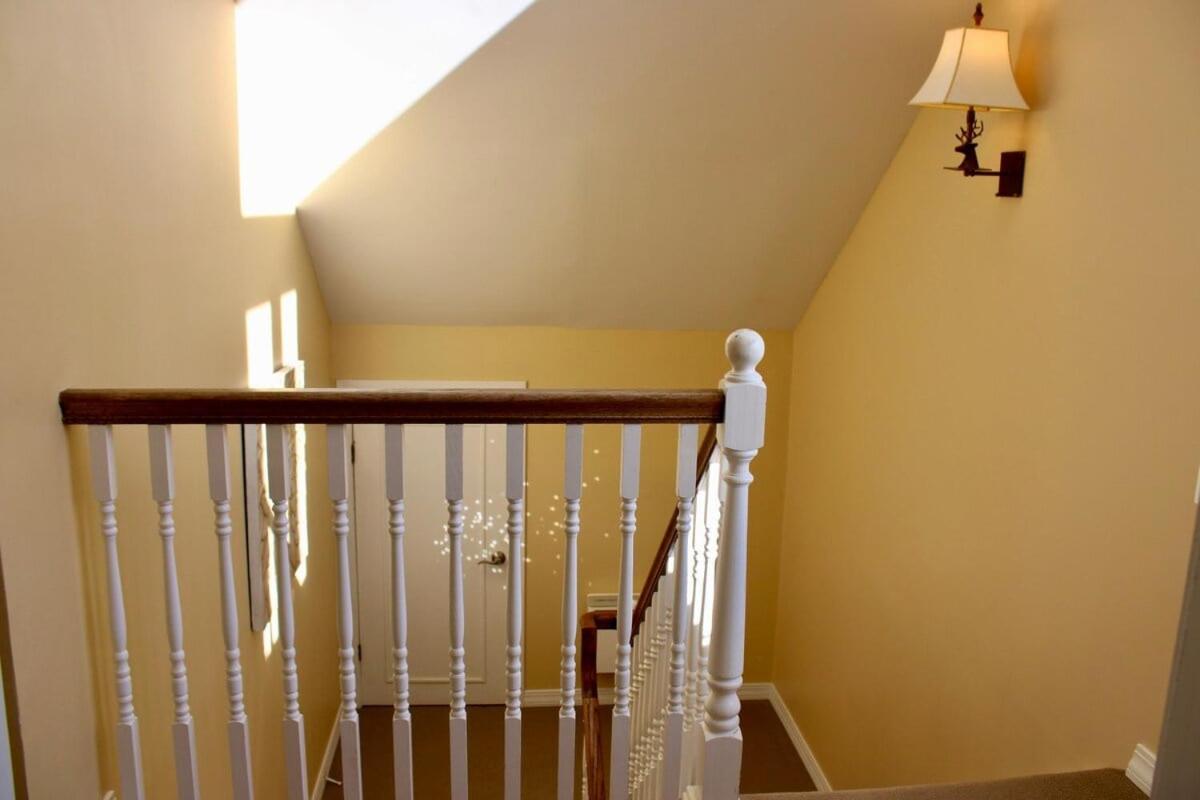 Trailside Village #4 - Slopeside 3BR with Hot Tub and Sauna, Ski In Ski Out on Great Eastern Trail