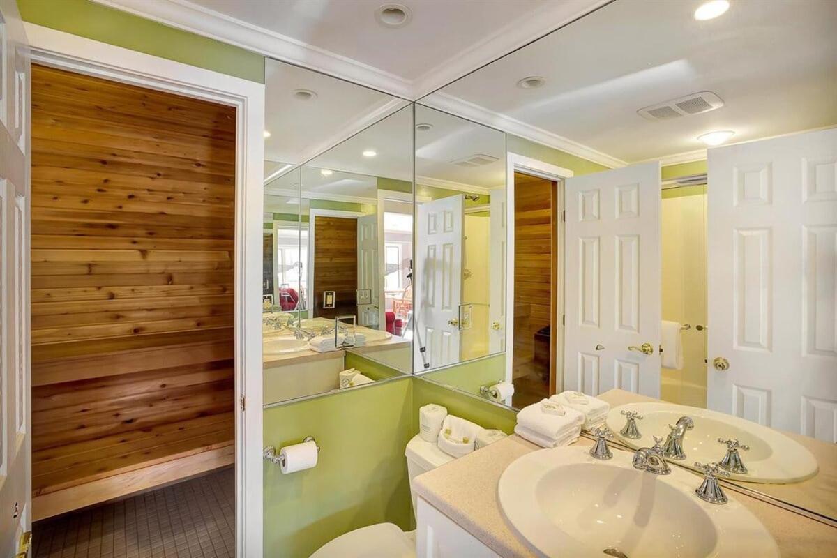 Trailside Village #3 - Slopeside 1BR with Hot Tub and Sauna, Ski In Ski Out with Ski Rental Deals