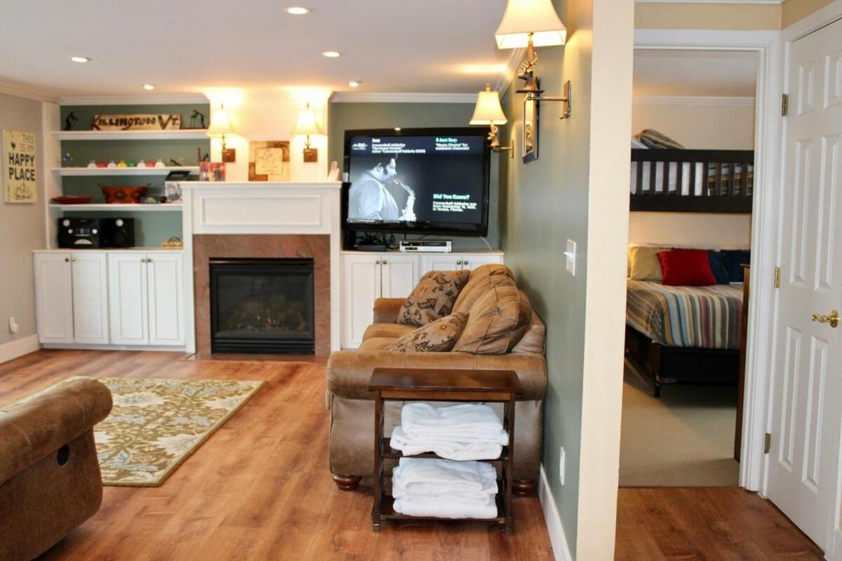 Trailside Village #3 - Slopeside 1BR with Hot Tub and Sauna, Ski In Ski Out with Ski Rental Deals