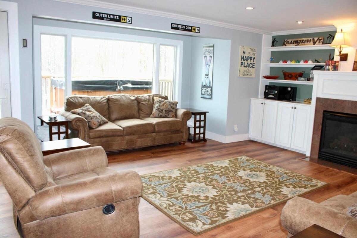 Trailside Village #3 - Slopeside 1BR with Hot Tub and Sauna, Ski In Ski Out with Ski Rental Deals