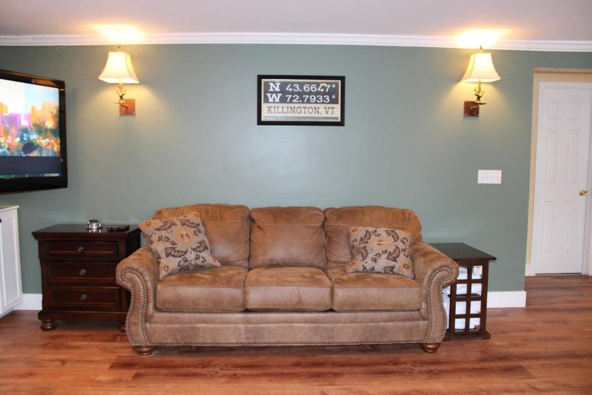 Trailside Village #3 - Slopeside 1BR with Hot Tub and Sauna, Ski In Ski Out with Ski Rental Deals