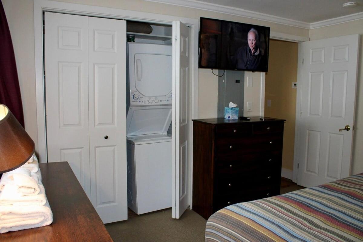 Trailside Village #3 - Slopeside 1BR with Hot Tub and Sauna, Ski In Ski Out with Ski Rental Deals