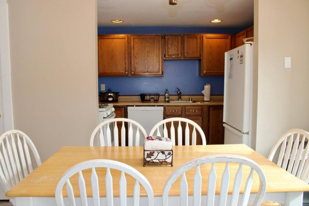 Trailside Village #5 - Slopeside 1BR with Hot Tub and Sauna, Ski In Ski Out on Great Eastern Trail