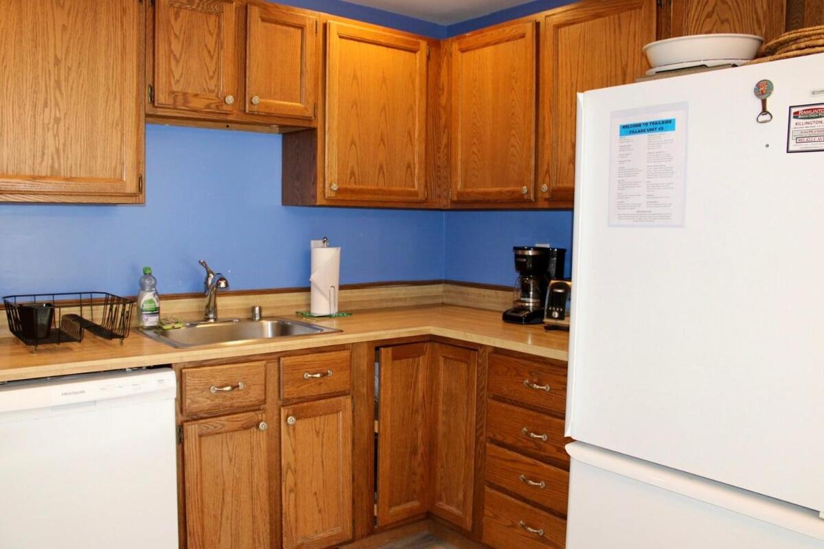 Trailside Village #5 - Slopeside 1BR with Hot Tub and Sauna, Ski In Ski Out on Great Eastern Trail