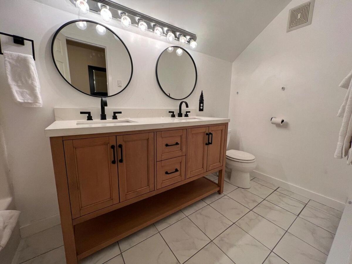 Trailside Village #6 - Slopeside 3BR 2BA, Hot Tub, Sauna, Ski In Ski Out on Great Eastern