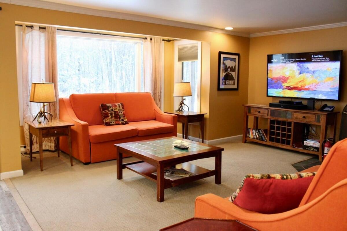 Trailside Village #7 - Slopeside 1BR with Hot Tub, Sauna and BBQ, Ski In Ski Out