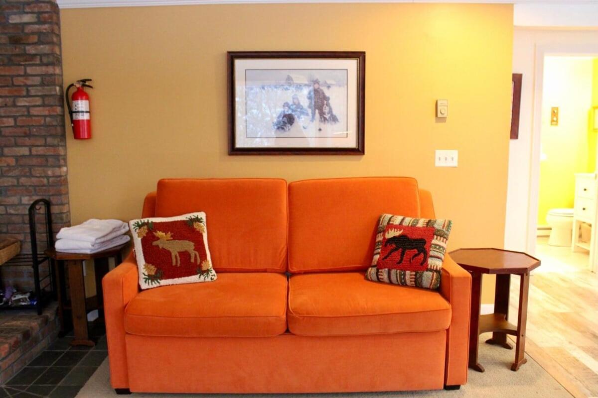 Trailside Village #7 - Slopeside 1BR with Hot Tub, Sauna and BBQ, Ski In Ski Out