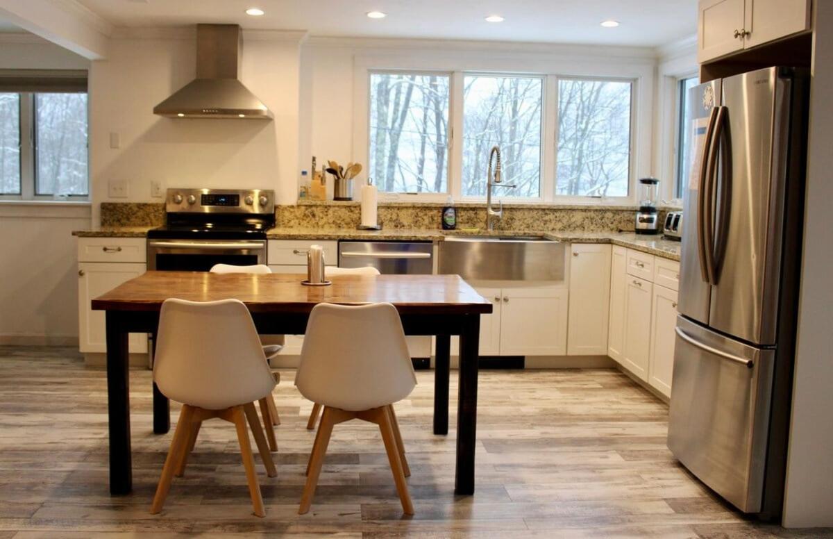 Trailside Village #7 - Slopeside 1BR with Hot Tub, Sauna and BBQ, Ski In Ski Out