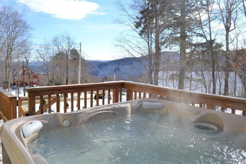 Trailside Village #7 - Slopeside 1BR with Hot Tub, Sauna and BBQ, Ski In Ski Out