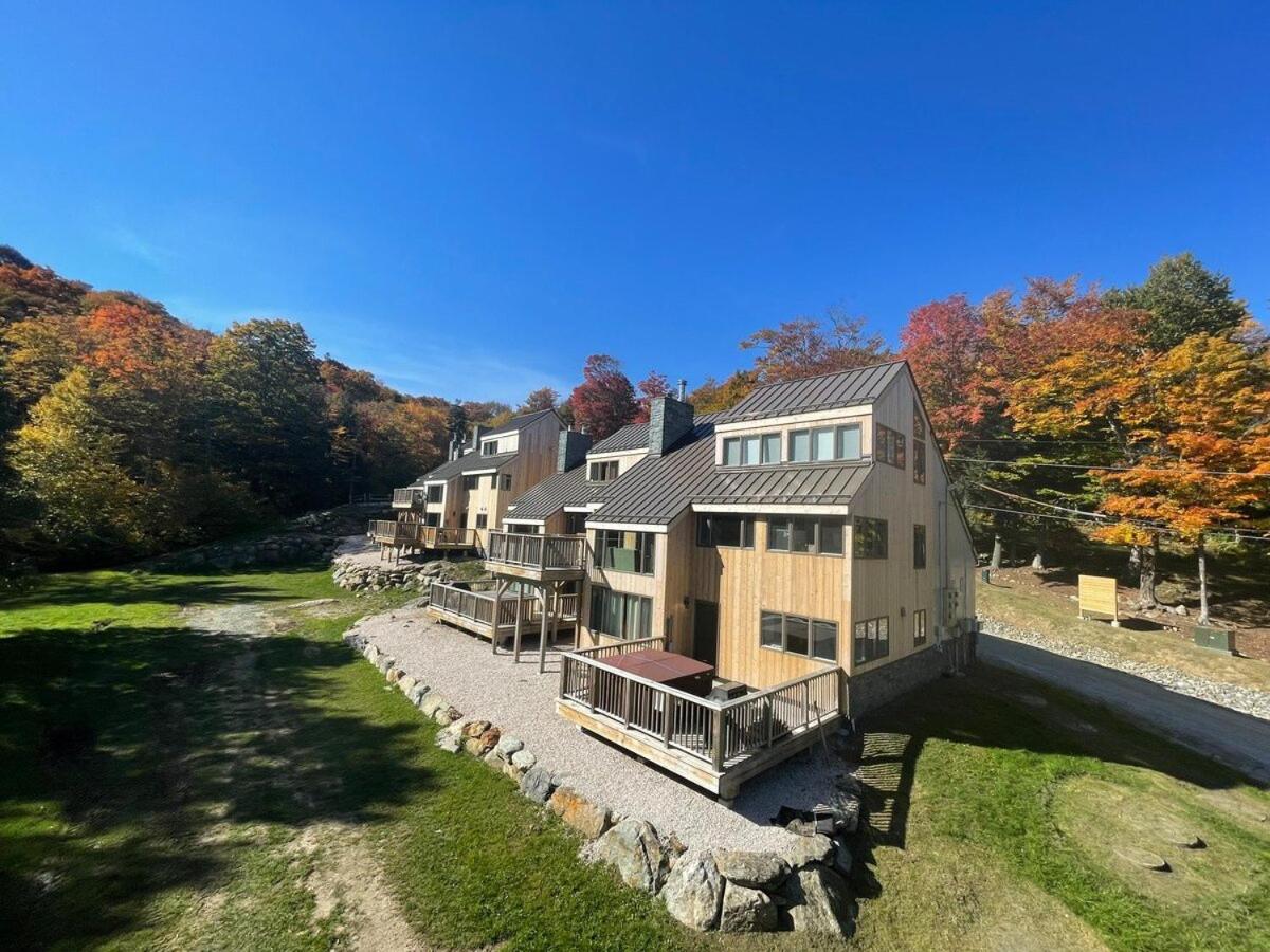 Trailside Village #7 - Slopeside 1BR with Hot Tub, Sauna and BBQ, Ski In Ski Out