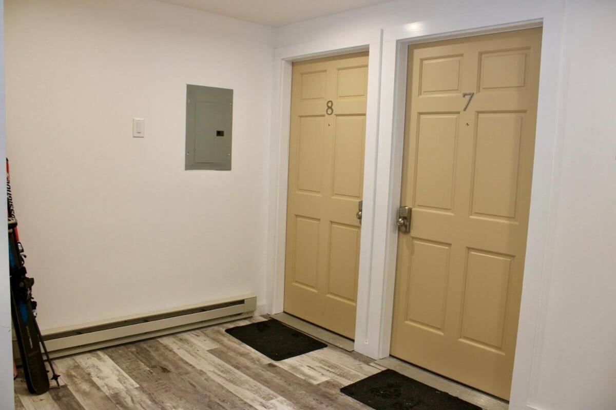 Trailside Village #7 - Slopeside 1BR with Hot Tub, Sauna and BBQ, Ski In Ski Out
