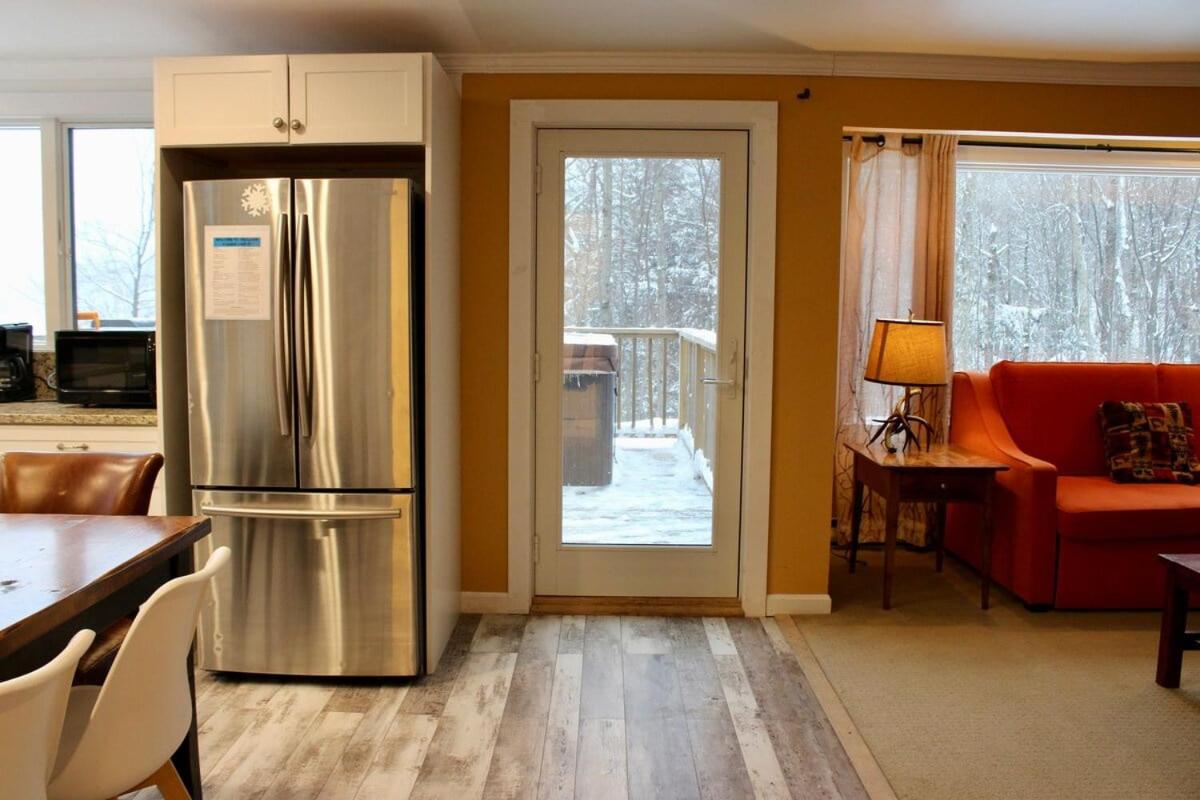 Trailside Village #7 - Slopeside 1BR with Hot Tub, Sauna and BBQ, Ski In Ski Out