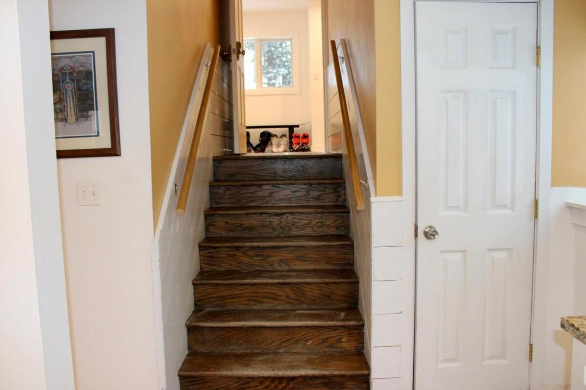 Trailside Village #7 - Slopeside 1BR with Hot Tub, Sauna and BBQ, Ski In Ski Out